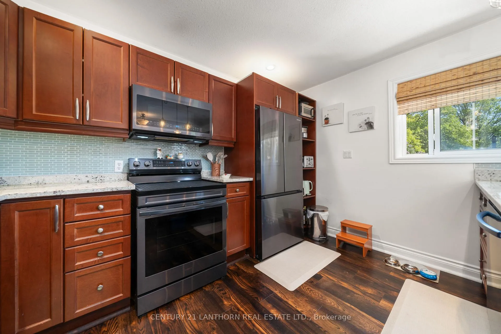 Photo 10 of 11807 Loyalist Parkway, Prince Edward County, Hallowell Ward — HOMEH