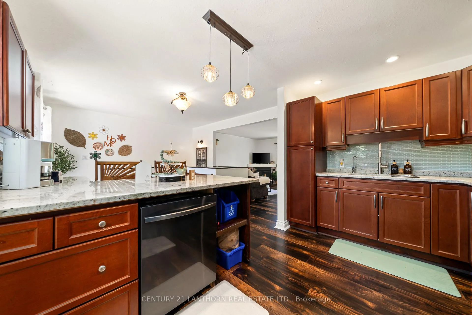 Photo 11 of 11807 Loyalist Parkway, Prince Edward County, Hallowell Ward — HOMEH