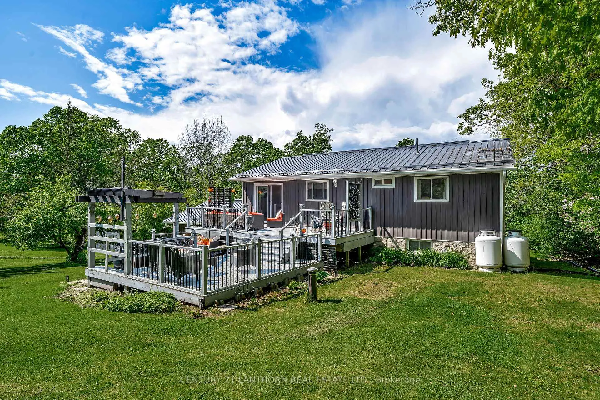 Photo 41 of 11807 Loyalist Parkway, Prince Edward County, Hallowell Ward — HOMEH