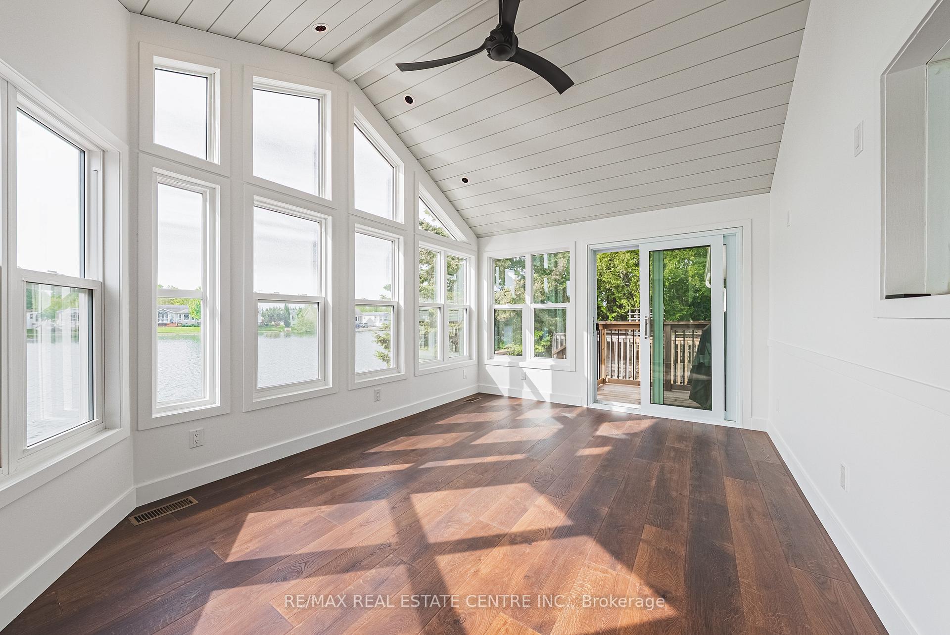 Photo 16 of 2 Hemlock Crescent Pvt, Puslinch, Rural Puslinch East — HOMEH