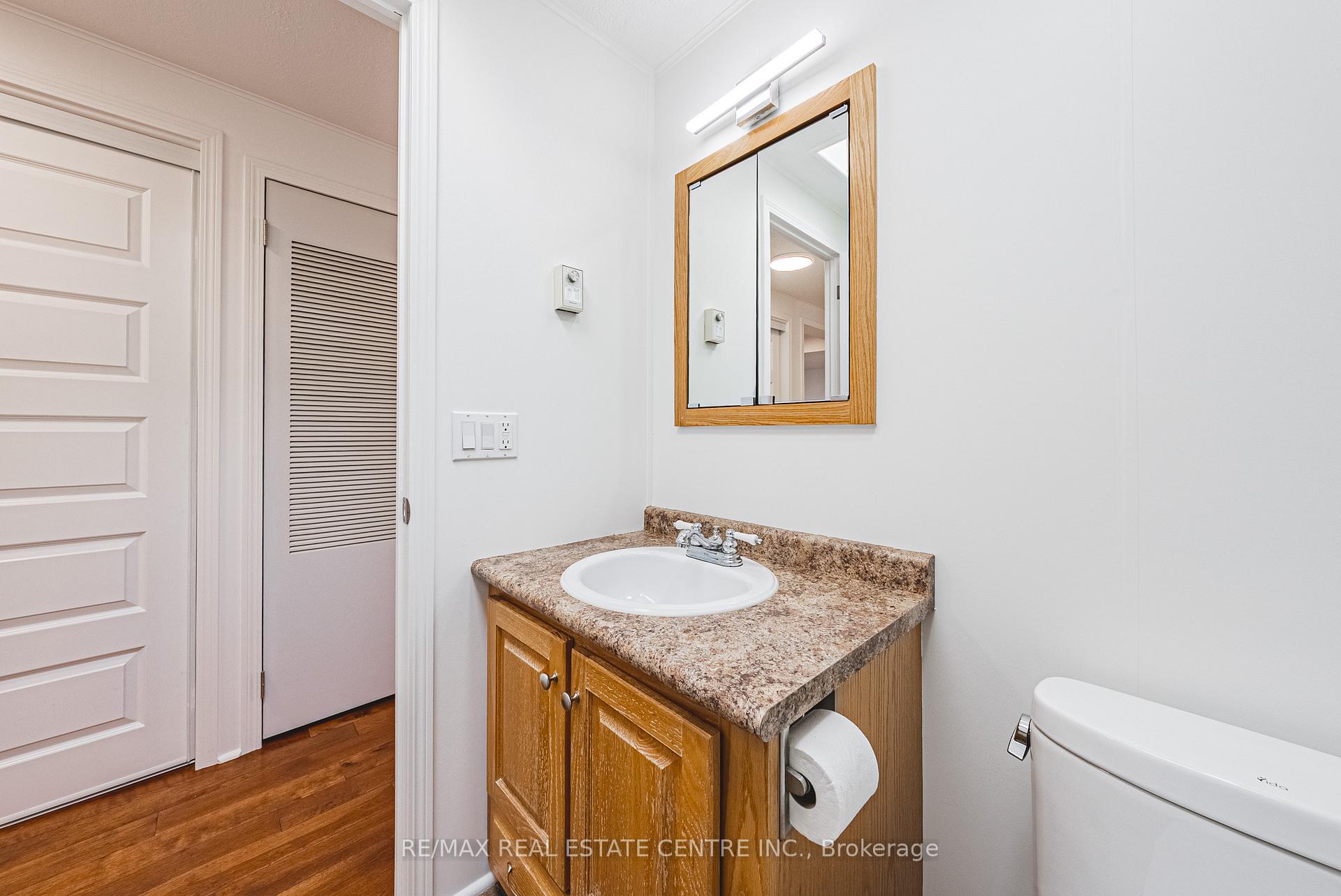 Photo 19 of 2 Hemlock Crescent Pvt, Puslinch, Rural Puslinch East — HOMEH