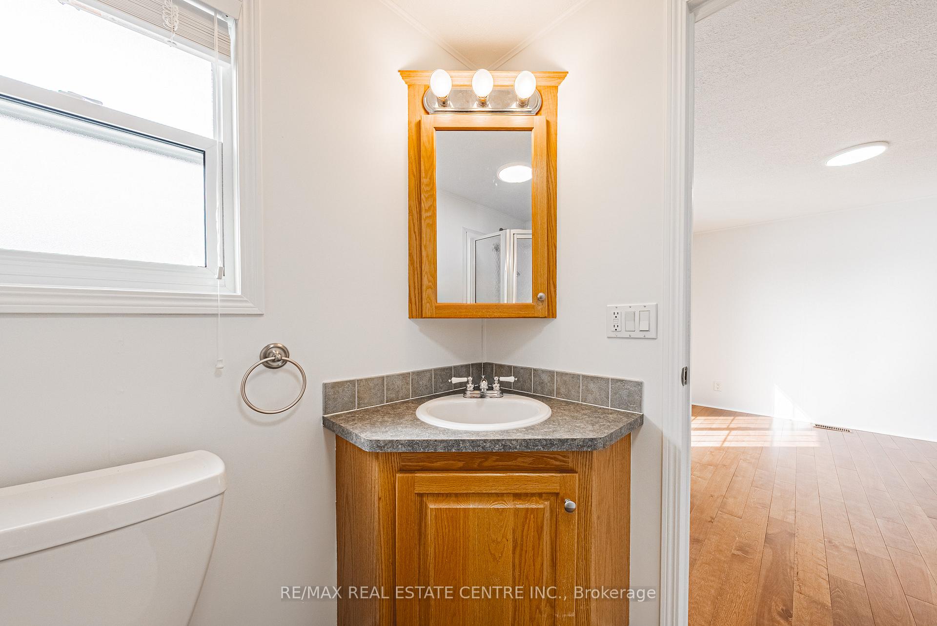 Photo 27 of 2 Hemlock Crescent Pvt, Puslinch, Rural Puslinch East — HOMEH