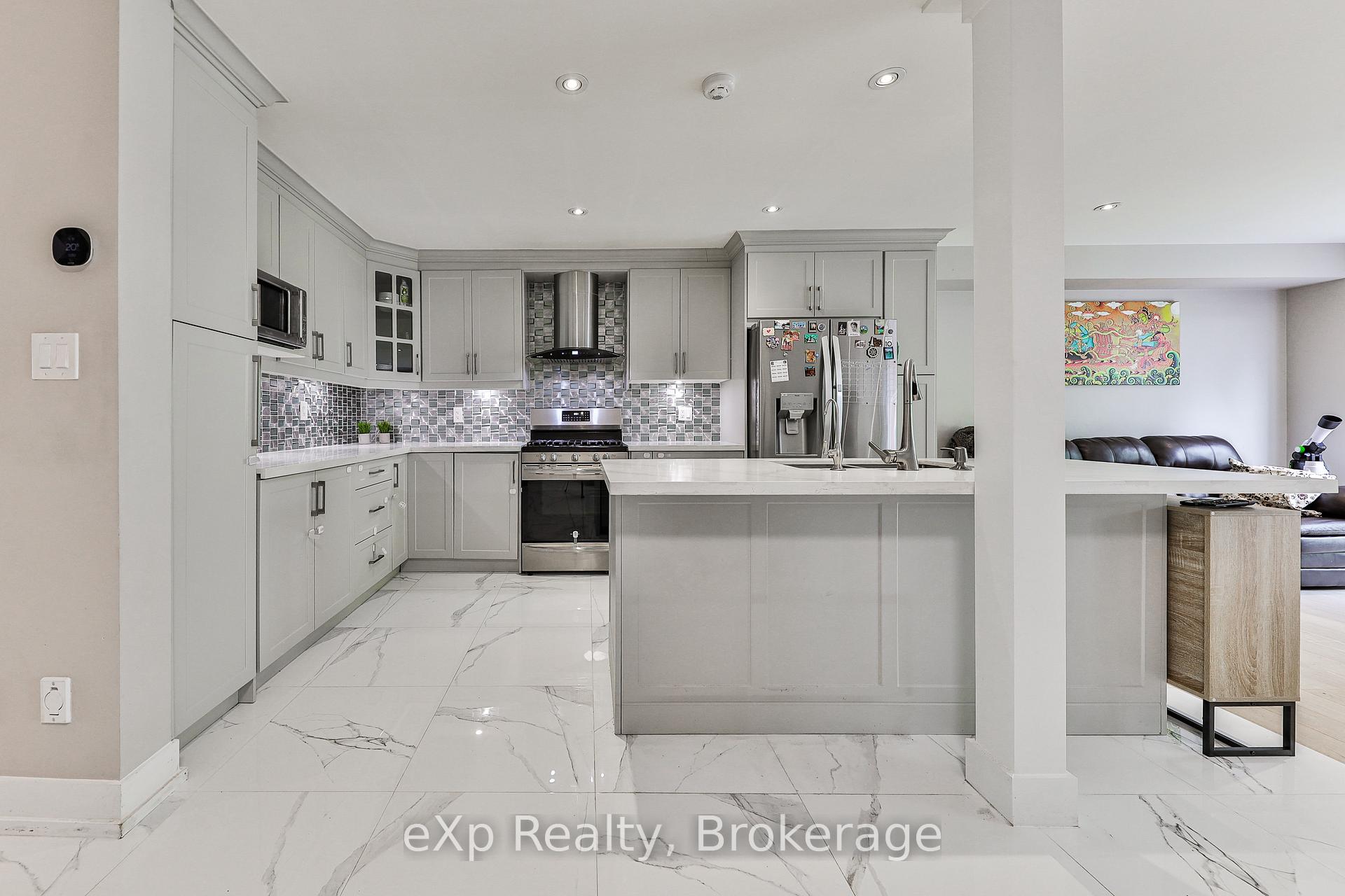 Photo 5 of 765 Sunbird Trail, Pickering, Amberlea — HOMEH