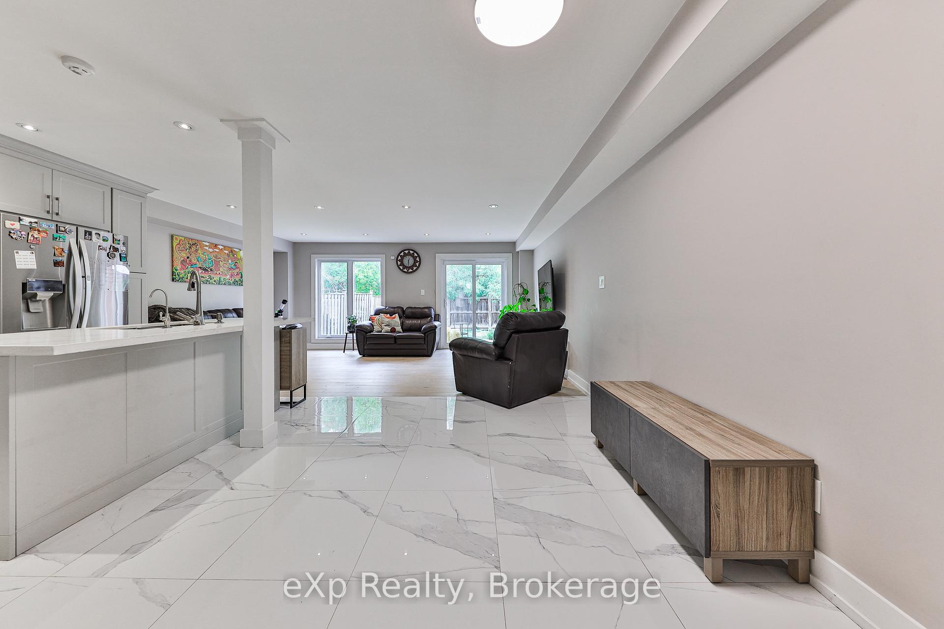 Photo 6 of 765 Sunbird Trail, Pickering, Amberlea — HOMEH