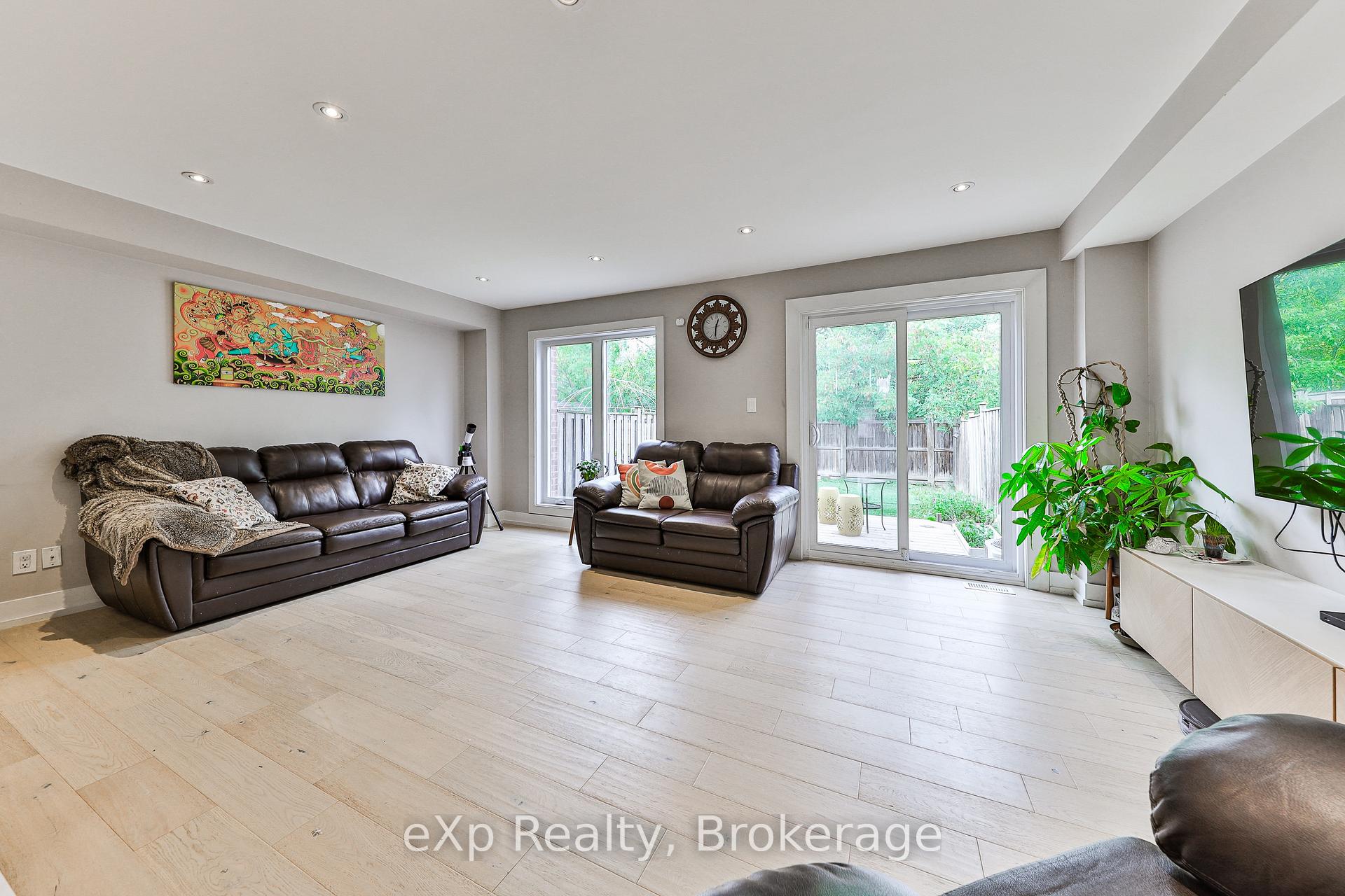 Photo 7 of 765 Sunbird Trail, Pickering, Amberlea — HOMEH