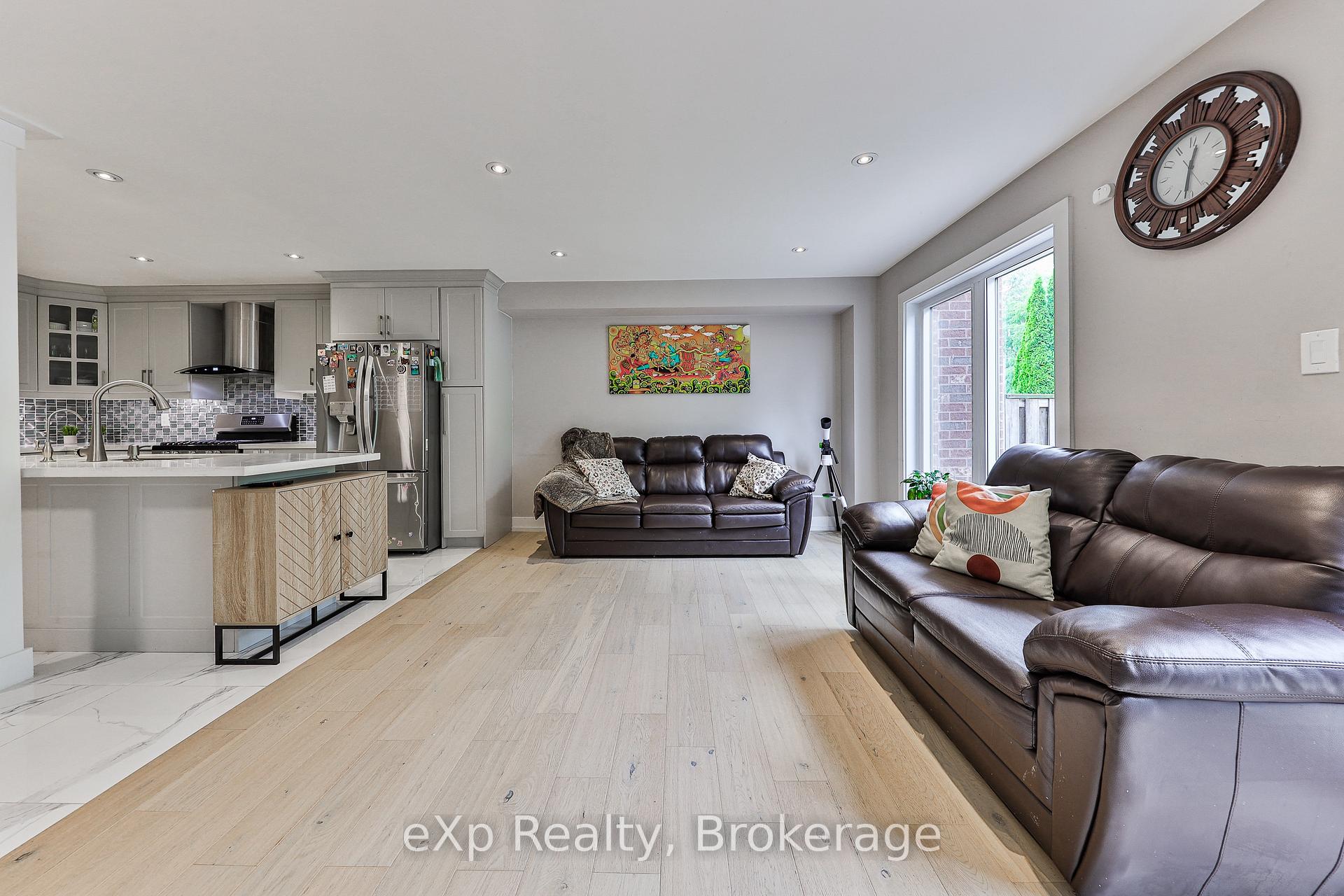 Photo 8 of 765 Sunbird Trail, Pickering, Amberlea — HOMEH