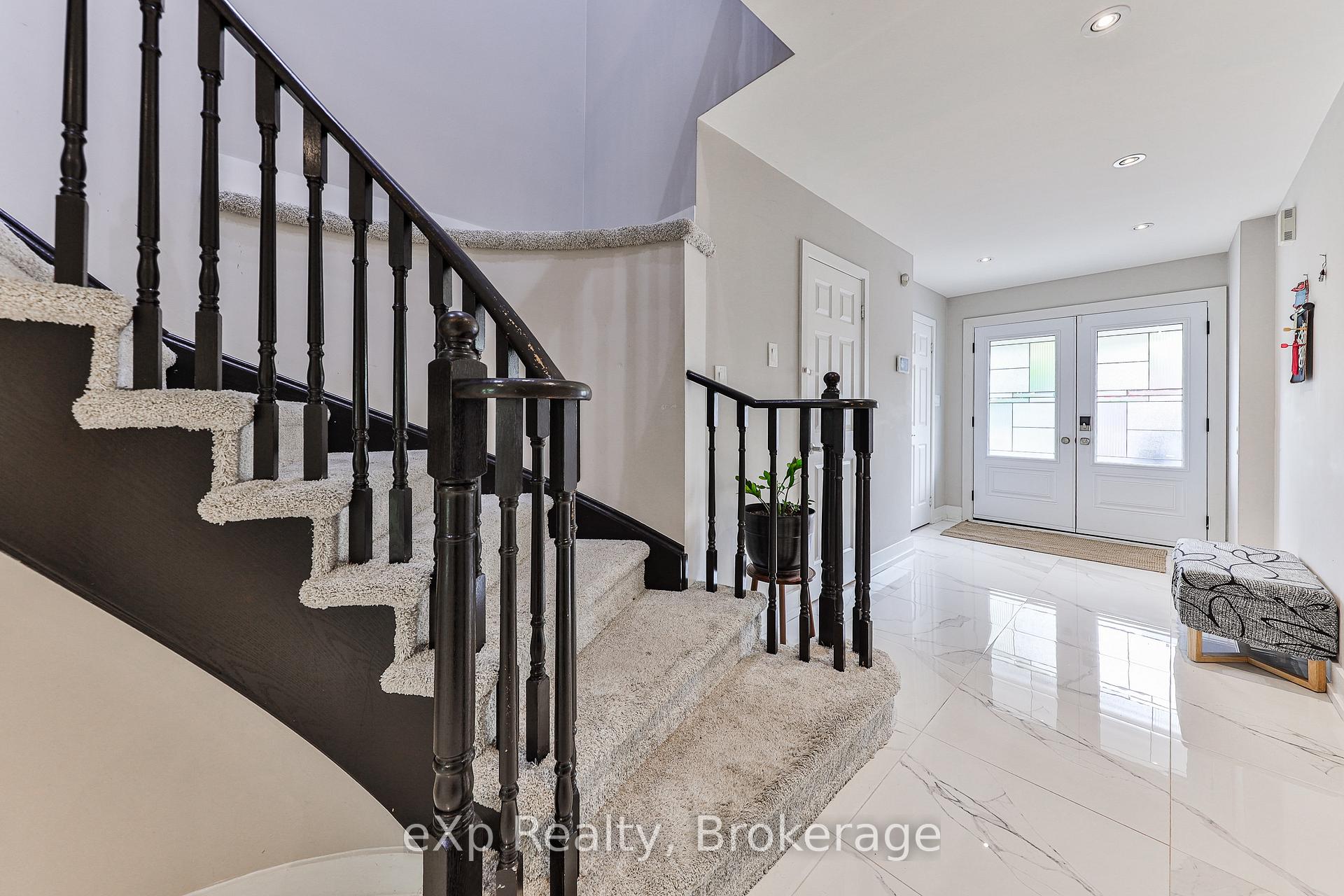 Photo 10 of 765 Sunbird Trail, Pickering, Amberlea — HOMEH
