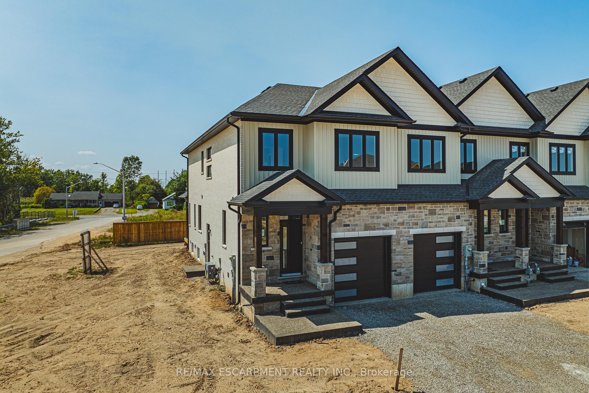 Front of 6220 Curlin Crescent