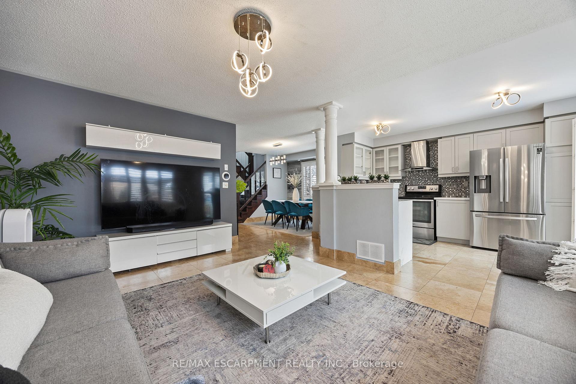 Photo 10 of 412 Baverstock Crescent, Milton, Clarke — HOMEH
