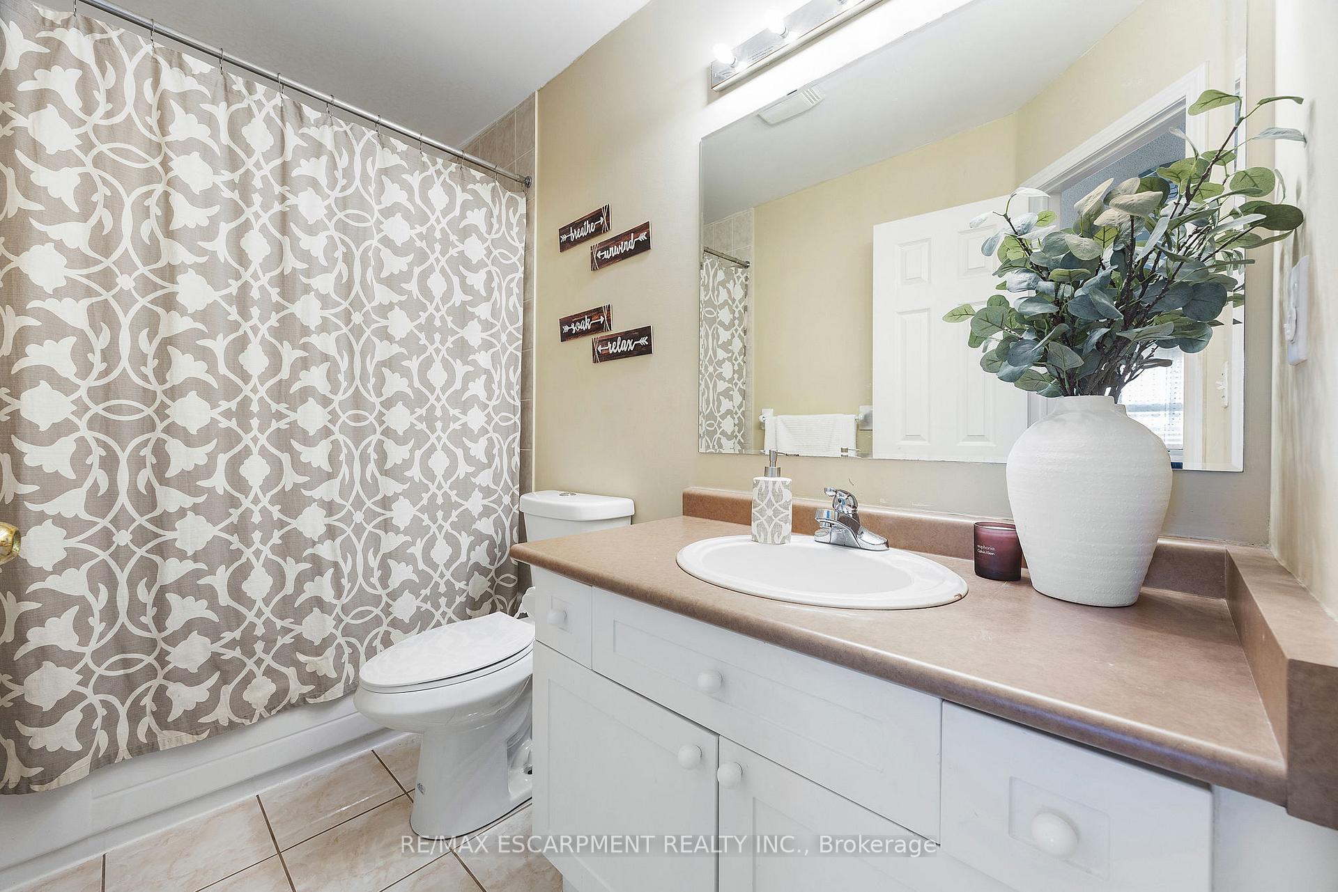 Photo 17 of 412 Baverstock Crescent, Milton, Clarke — HOMEH
