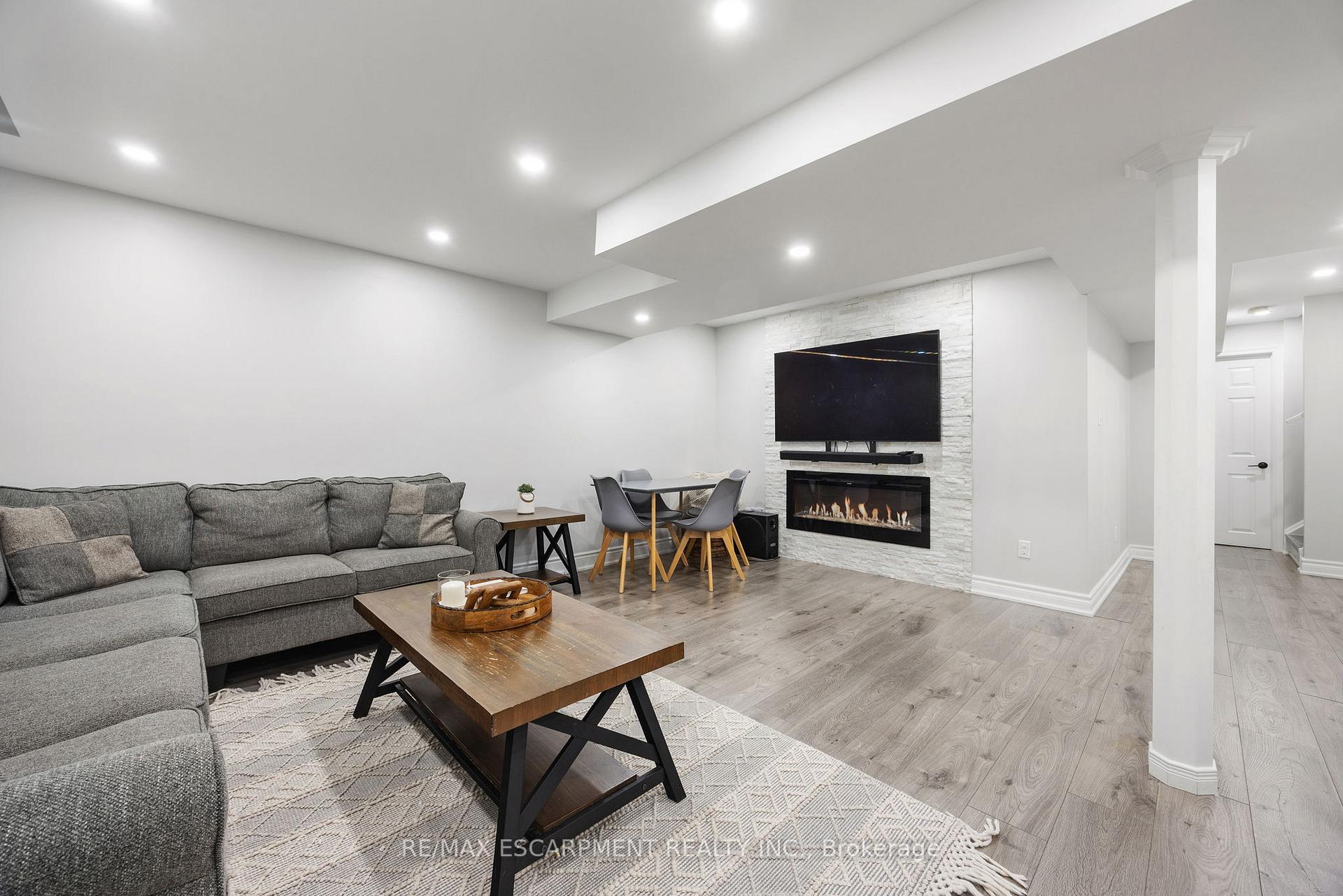Photo 24 of 412 Baverstock Crescent, Milton, Clarke — HOMEH