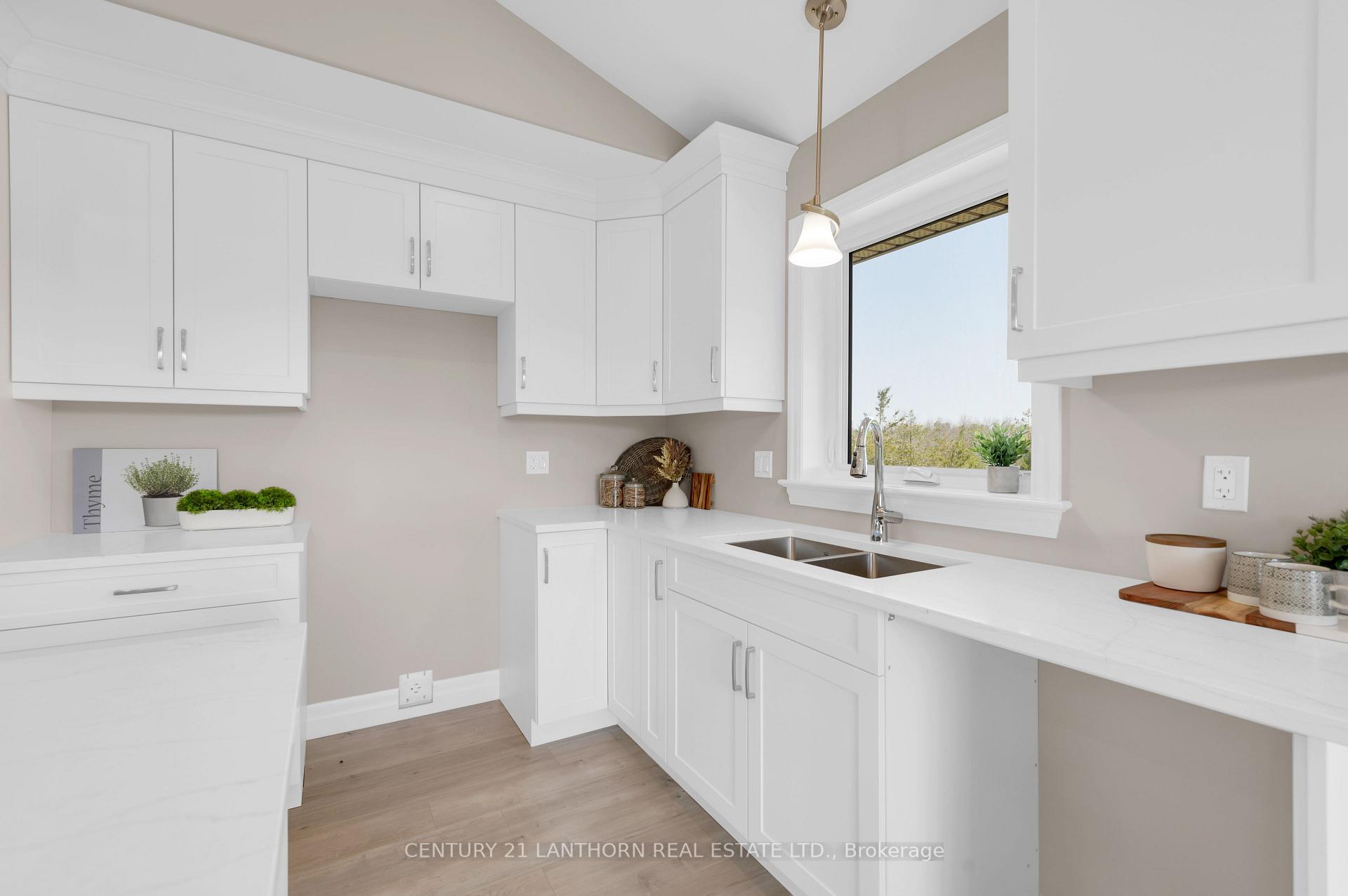 Photo 12 of 2567 County Road 5, Prince Edward County, Sophiasburg Ward — HOMEH