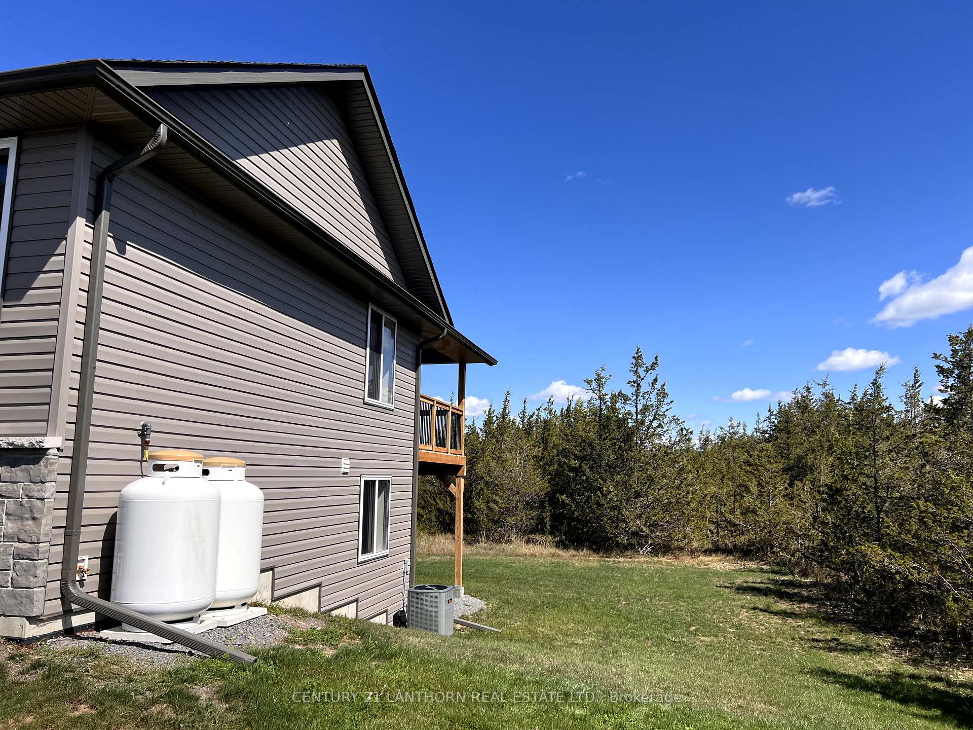 Photo 23 of 2567 County Road 5, Prince Edward County, Sophiasburg Ward — HOMEH