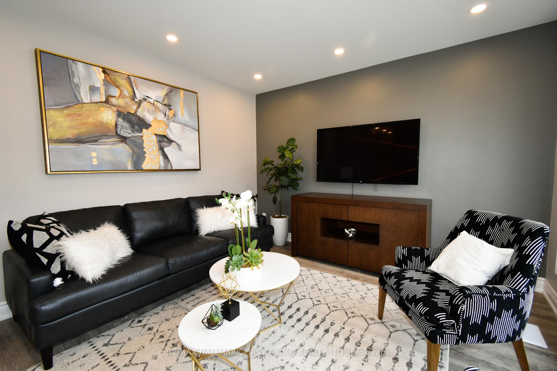 Photo 3 of Unit Upper, 905 Hilliard Street, Peterborough, Northcrest Ward 5 — HOMEH