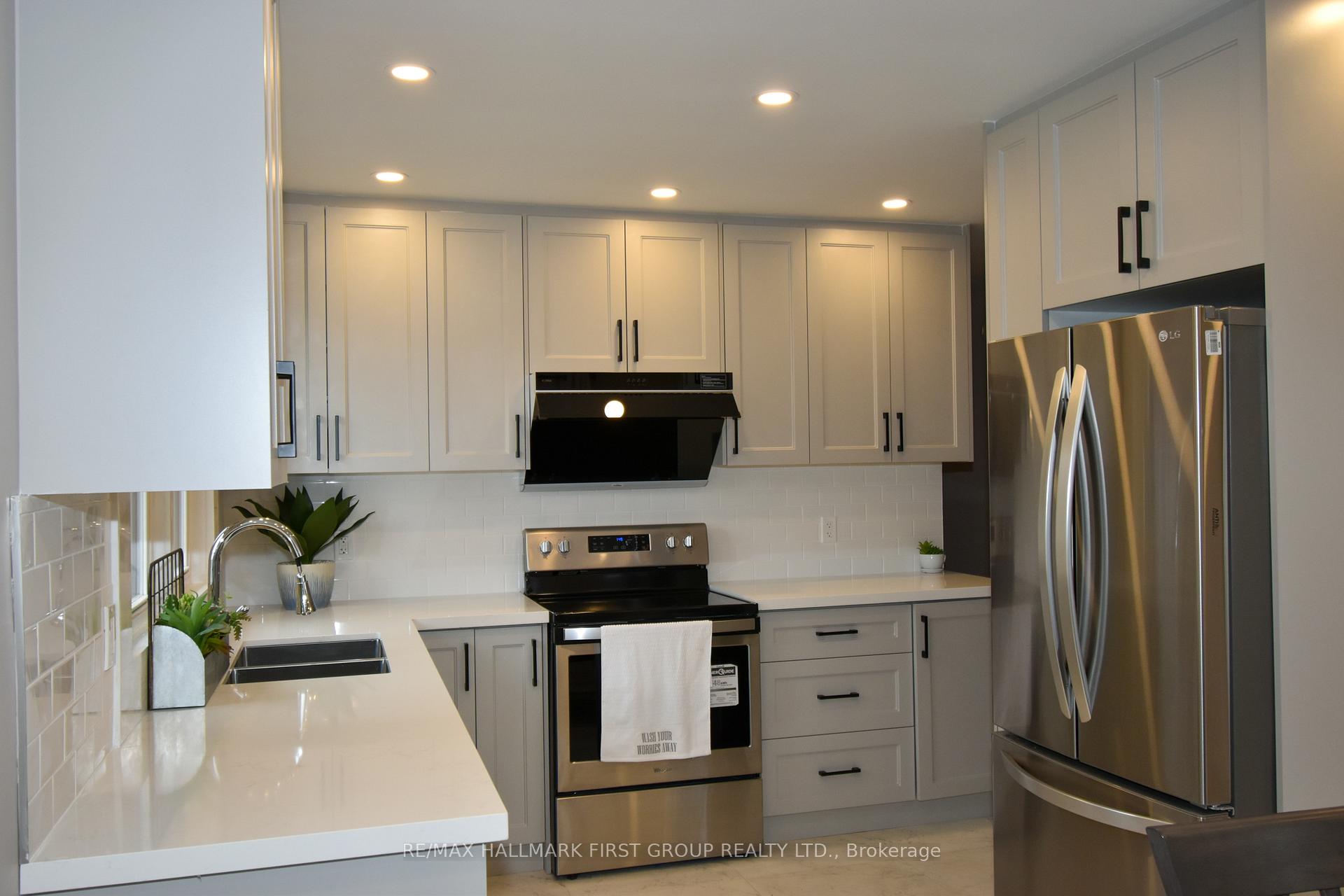 Photo 7 of Unit Upper, 905 Hilliard Street, Peterborough, Northcrest Ward 5 — HOMEH