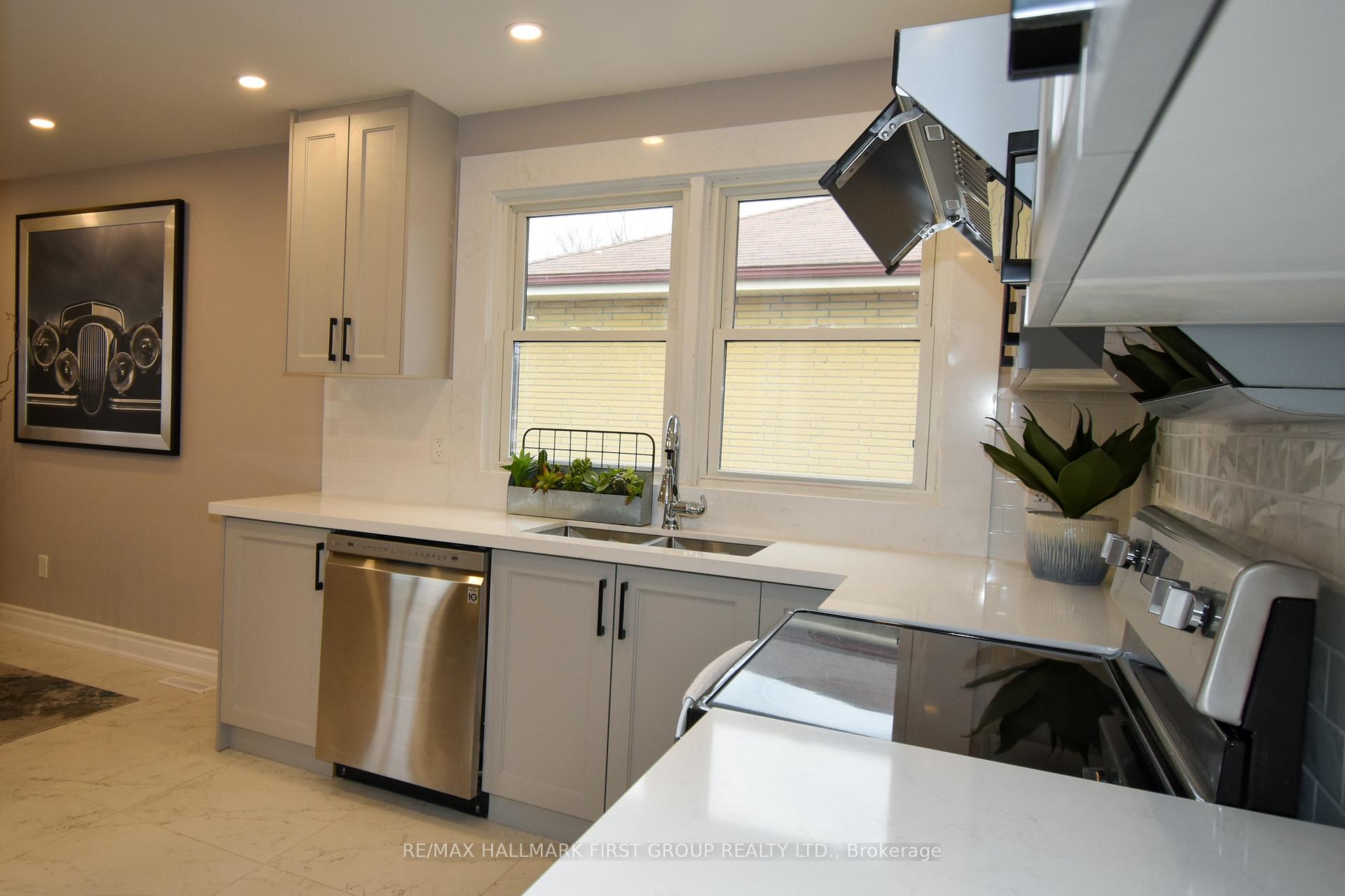 Photo 8 of Unit Upper, 905 Hilliard Street, Peterborough, Northcrest Ward 5 — HOMEH