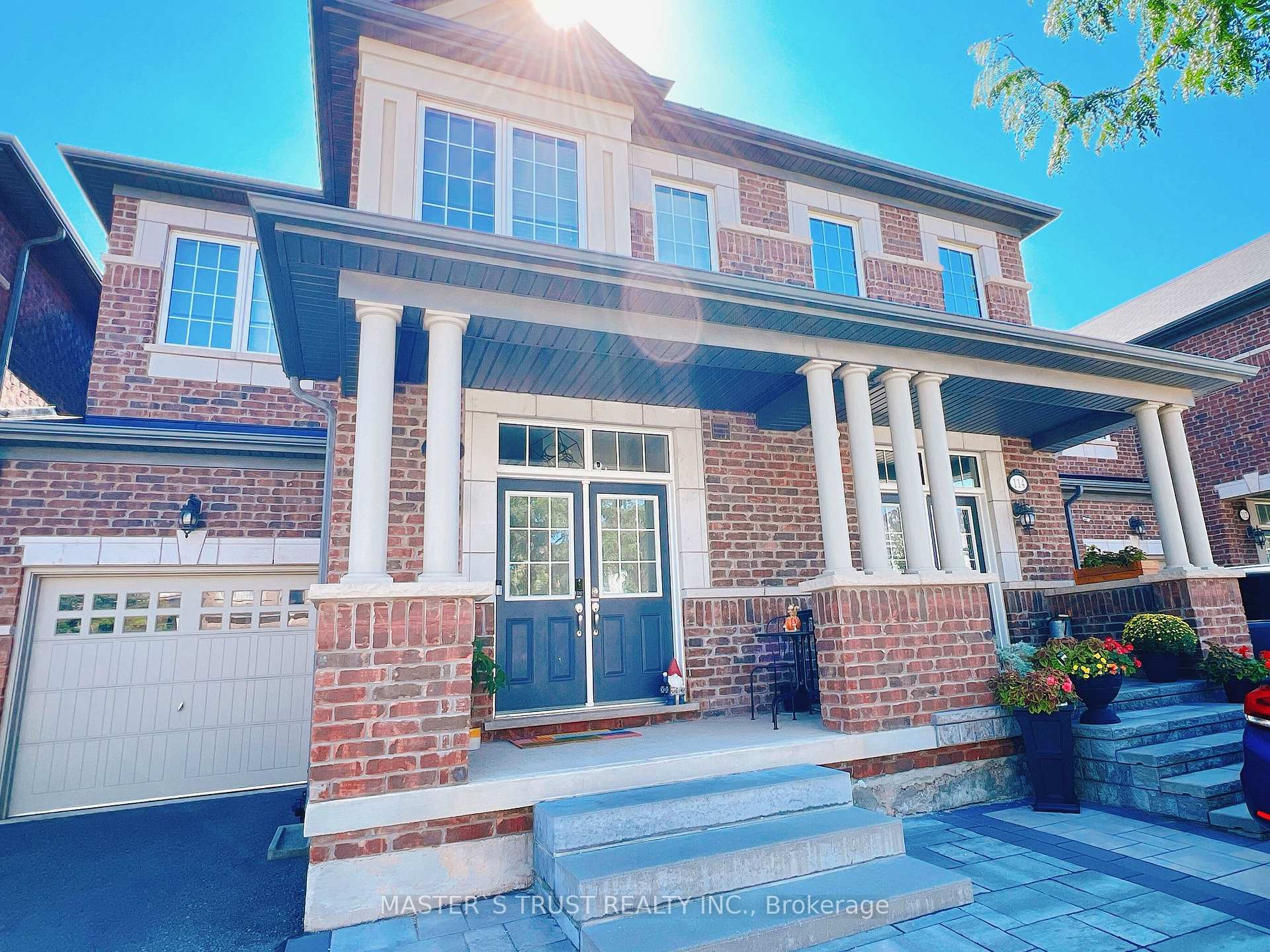 Front of 116 Orchardcroft Road S