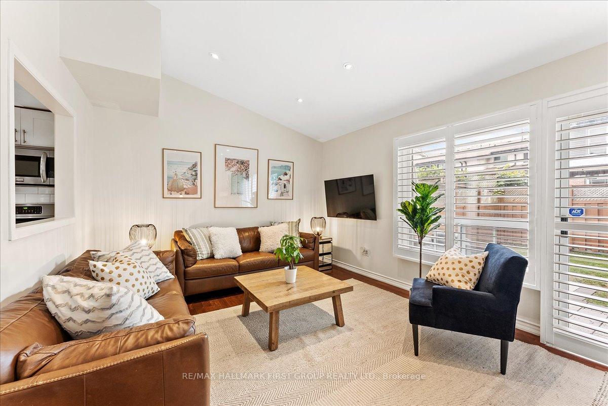 Photo 11 of 1587 Geta Circle, Pickering, Village East — HOMEH