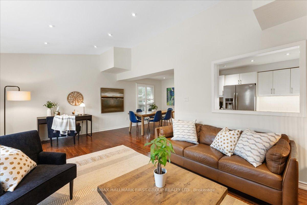 Photo 13 of 1587 Geta Circle, Pickering, Village East — HOMEH