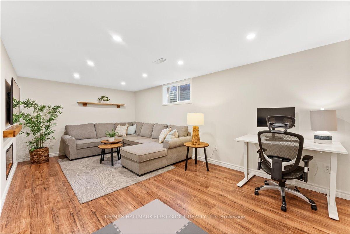 Photo 23 of 1587 Geta Circle, Pickering, Village East — HOMEH