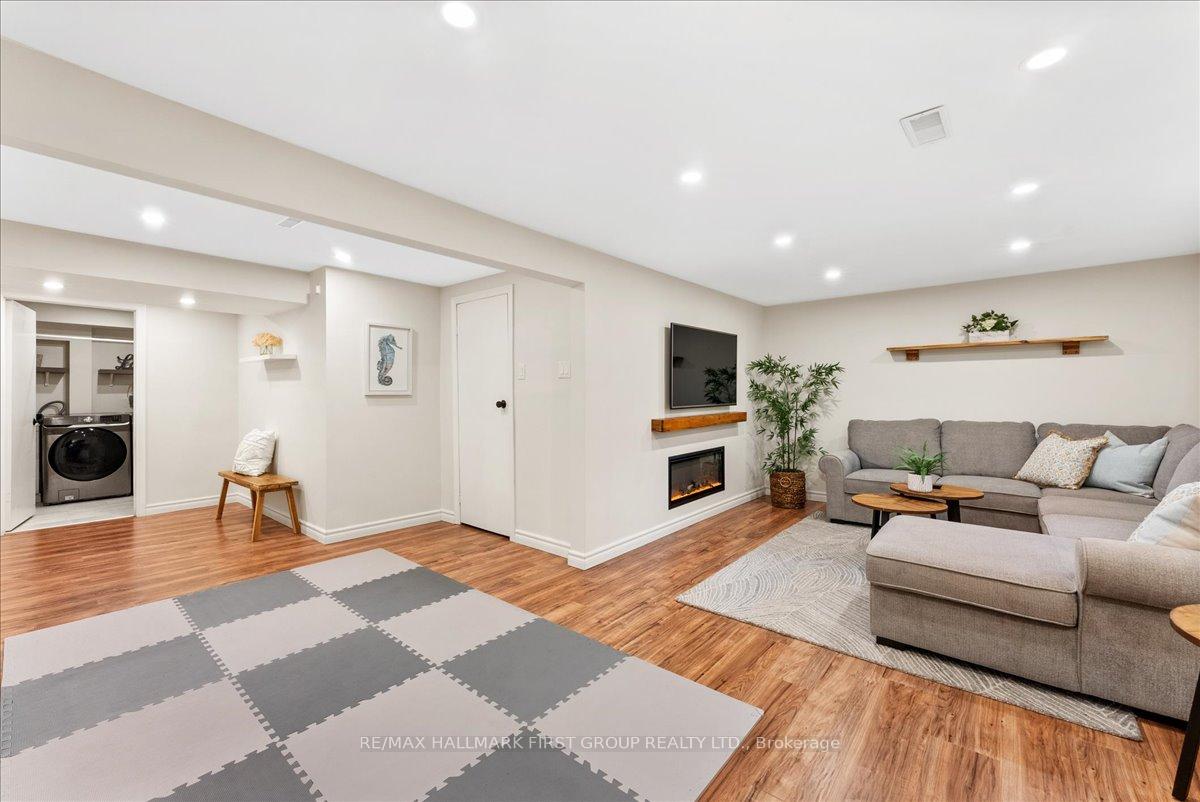 Photo 24 of 1587 Geta Circle, Pickering, Village East — HOMEH