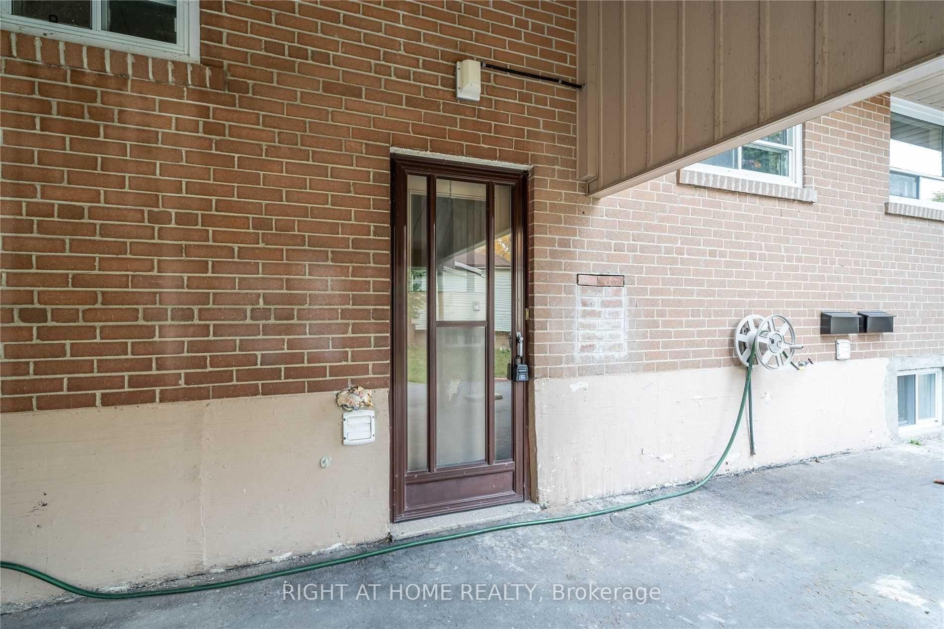 Photo 2 of Unit Lower A, 841 Reytan Boulevard, Pickering, Bay Ridges — HOMEH