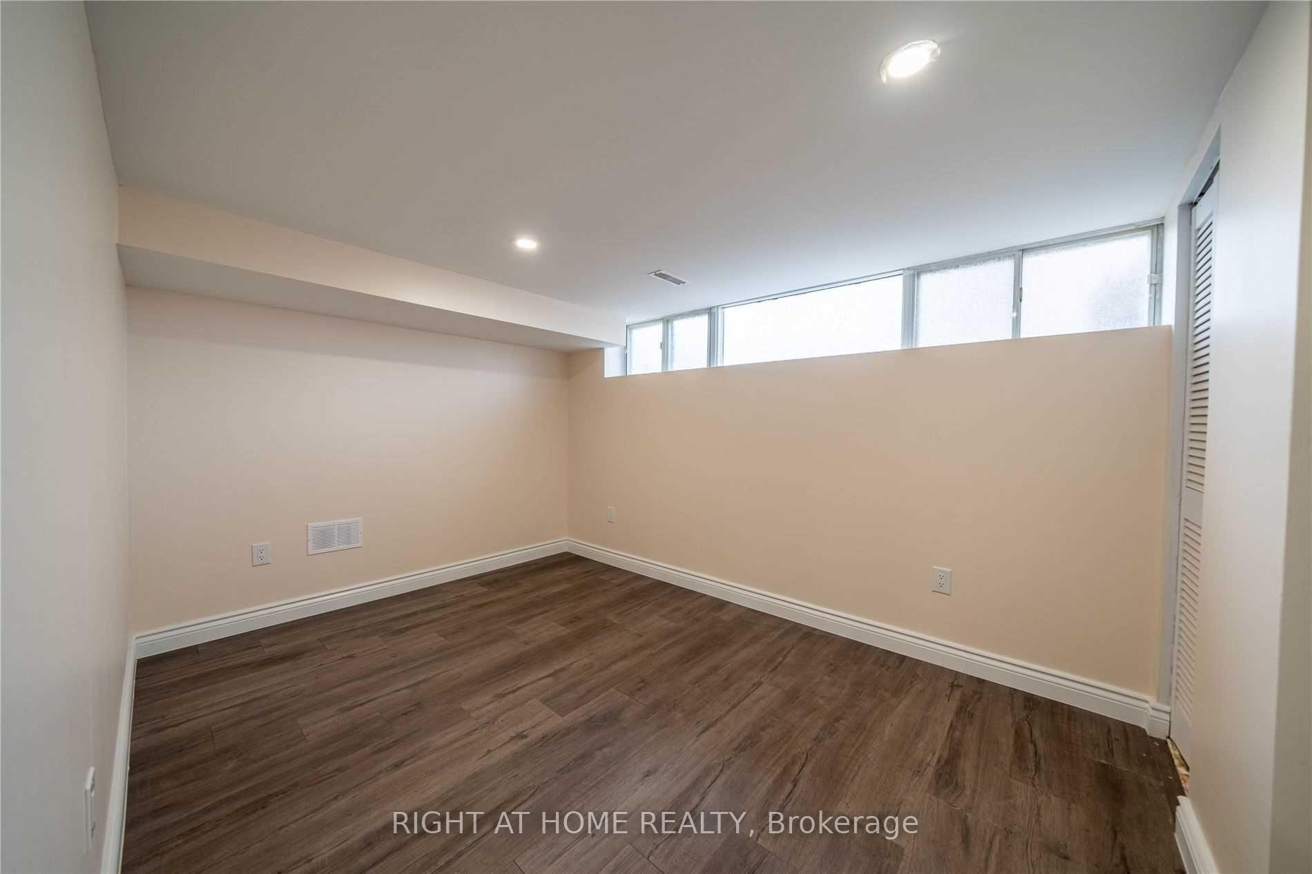 Photo 7 of Unit Lower A, 841 Reytan Boulevard, Pickering, Bay Ridges — HOMEH