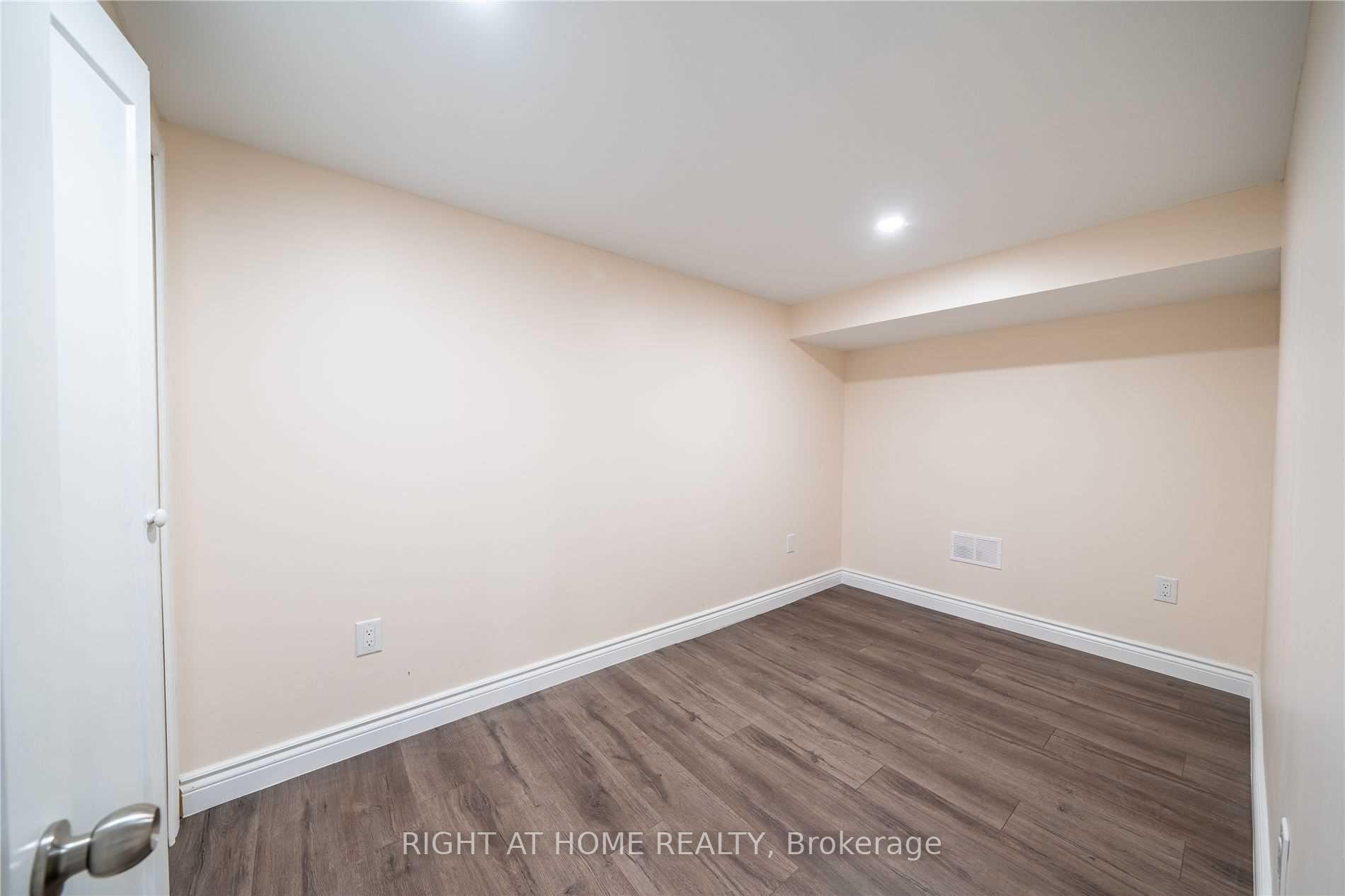 Photo 8 of Unit Lower A, 841 Reytan Boulevard, Pickering, Bay Ridges — HOMEH