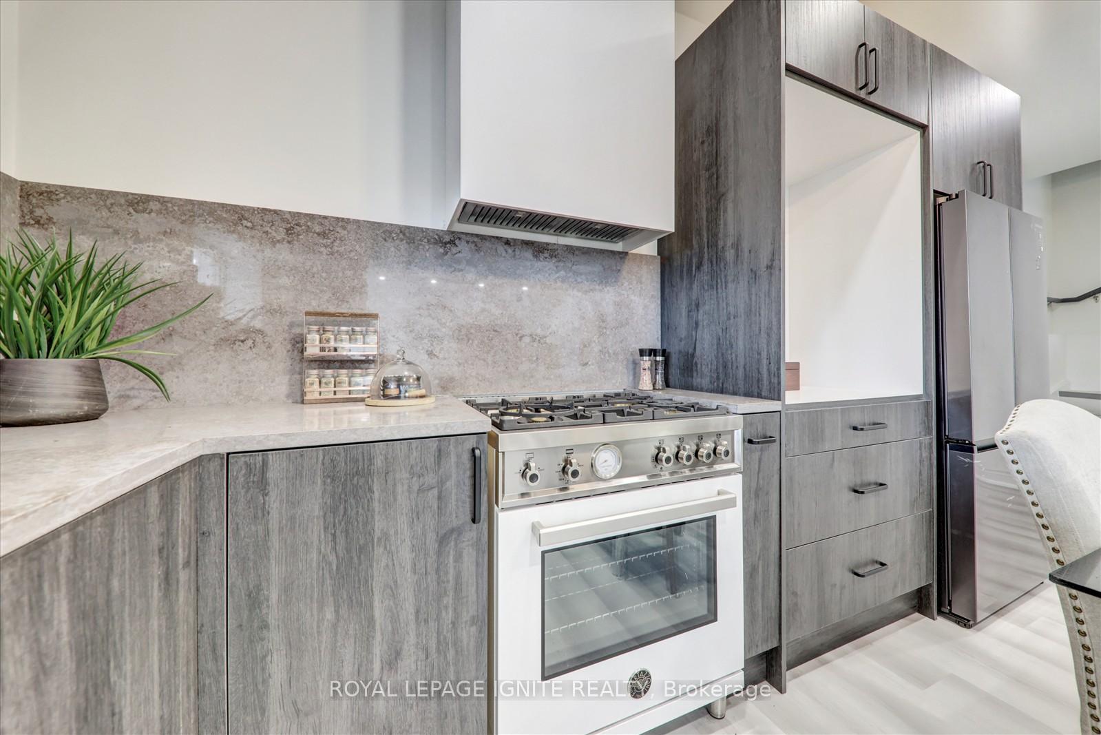 Photo 41 of 1072 Foxtail Crescent, Pickering, Rural Pickering — HOMEH