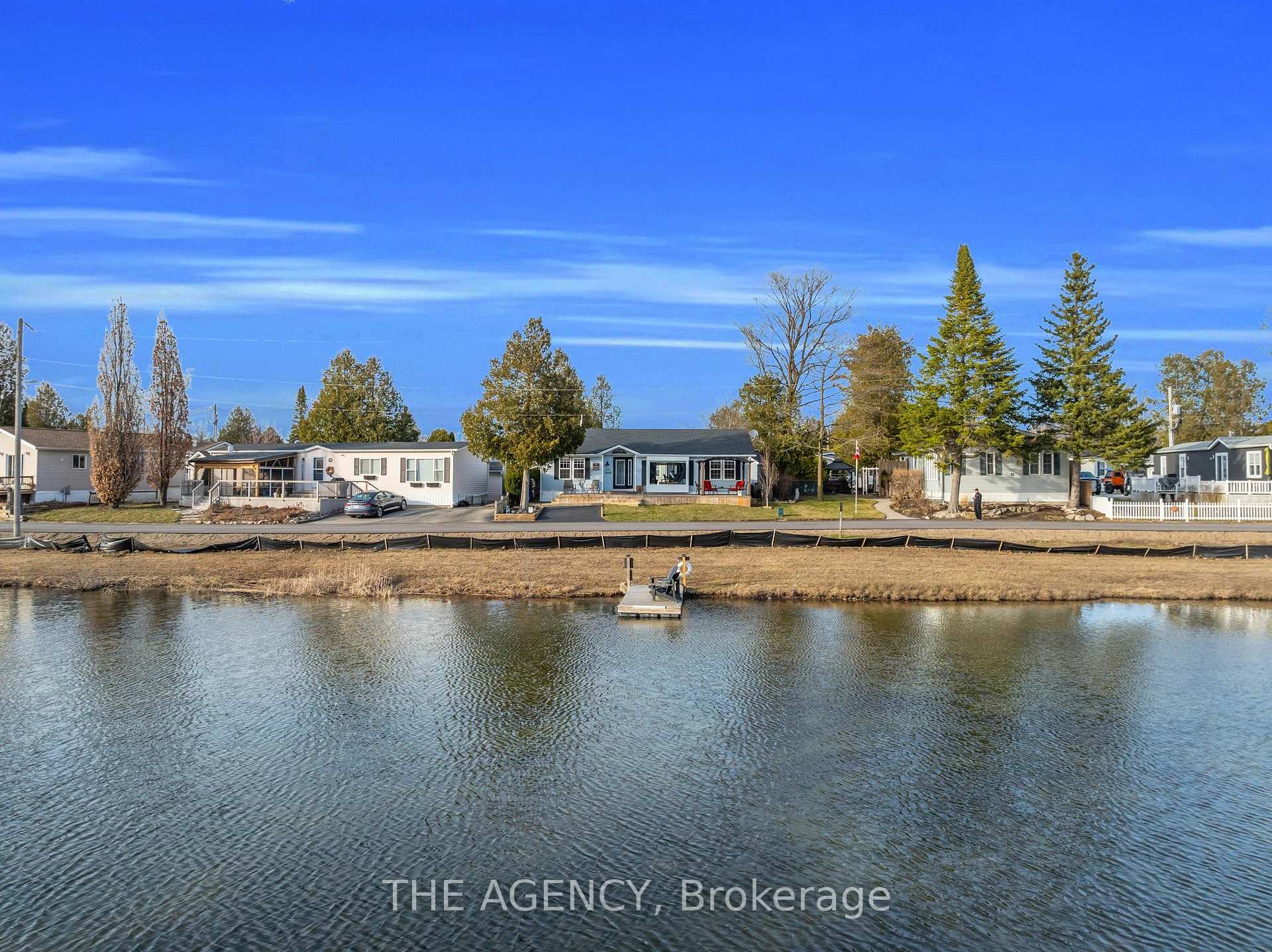 Photo 4 of 35 Trillium Beach Road, Puslinch, Puslinch Lake Settlement Areas — HOMEH