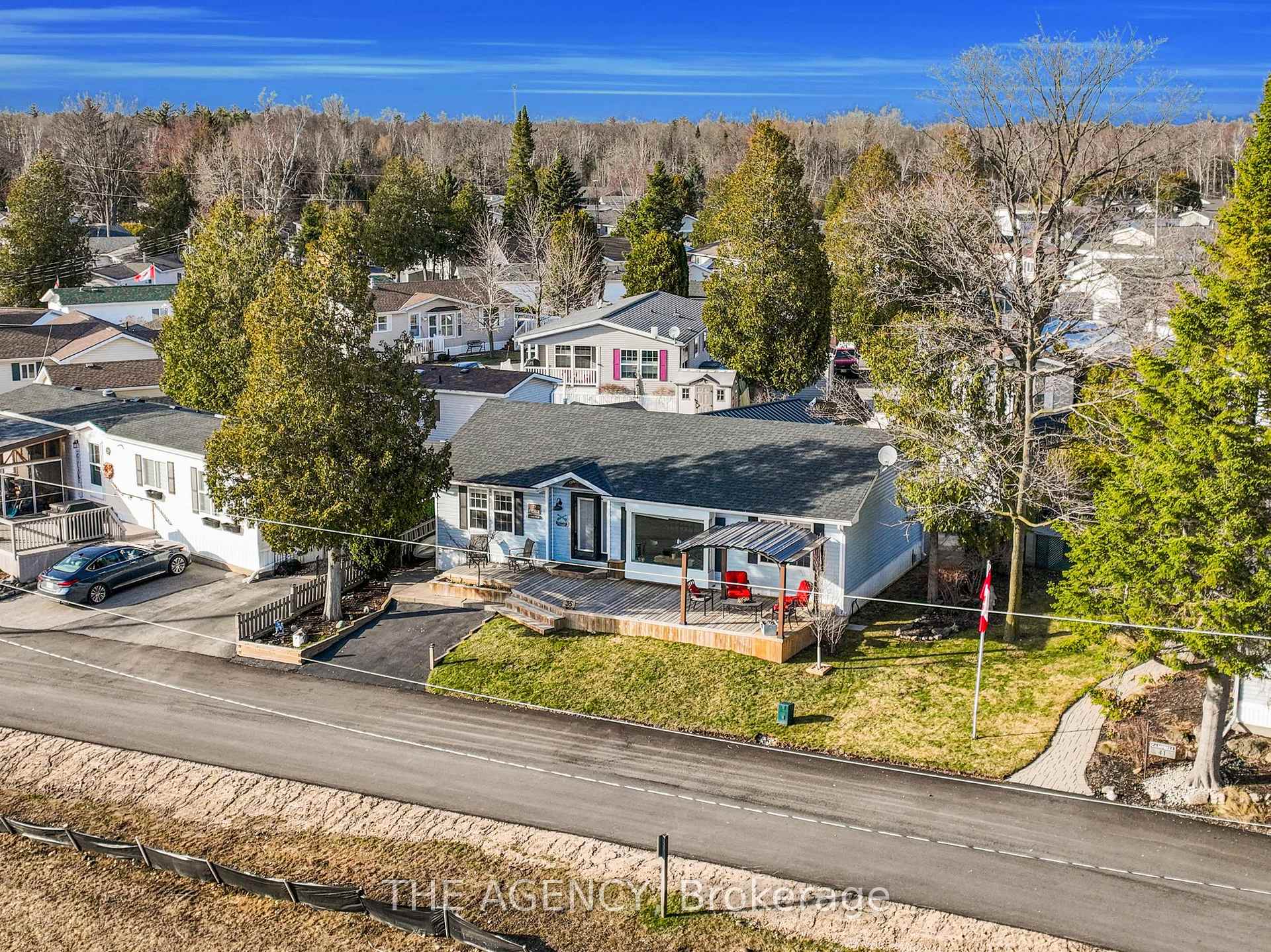 Photo 7 of 35 Trillium Beach Road, Puslinch, Puslinch Lake Settlement Areas — HOMEH