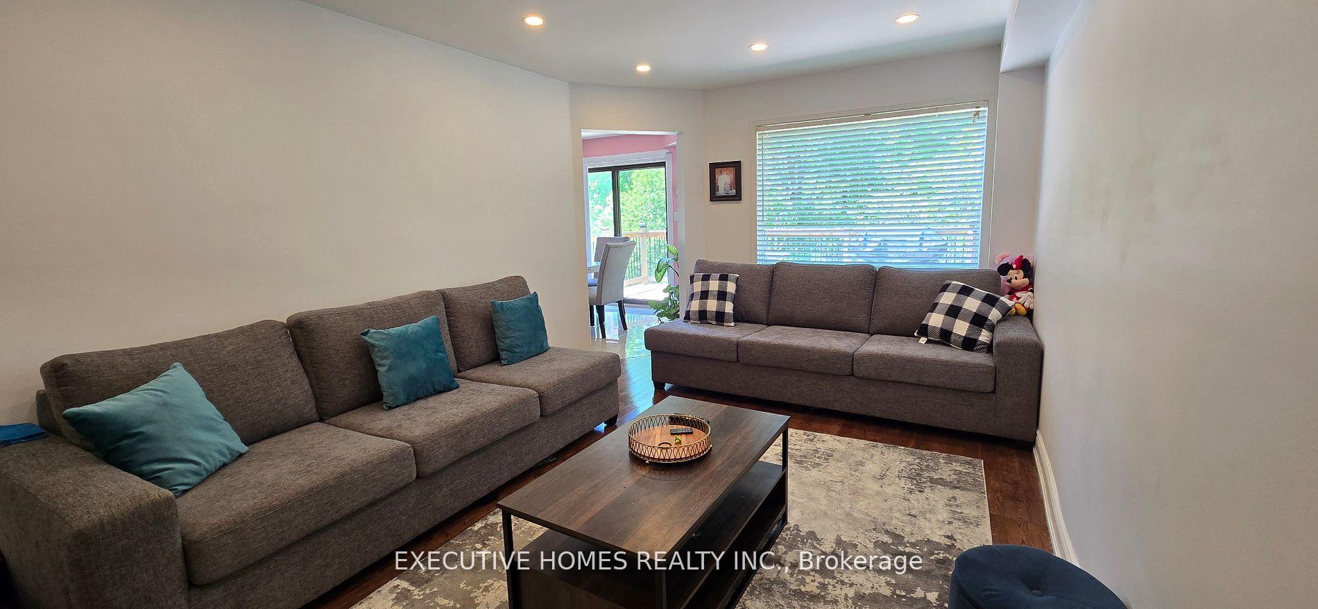 Photo 14 of 2342 Wildwood Crescent, Pickering, Brock Ridge — HOMEH