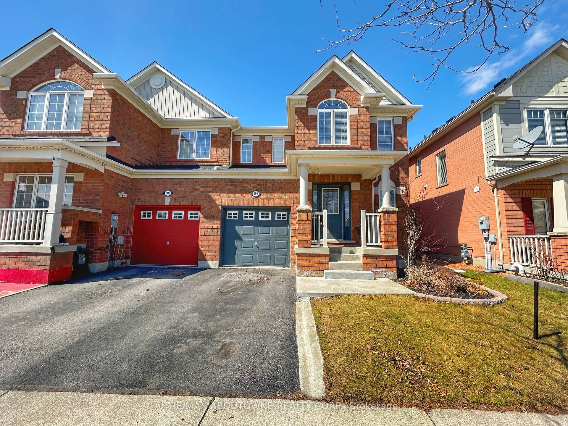 Photo 2 of 889 Zelinsky Crescent, Milton, Coates — HOMEH