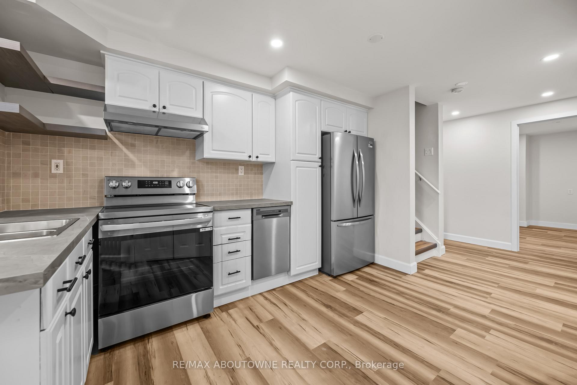 Photo 25 of 889 Zelinsky Crescent, Milton, Coates — HOMEH