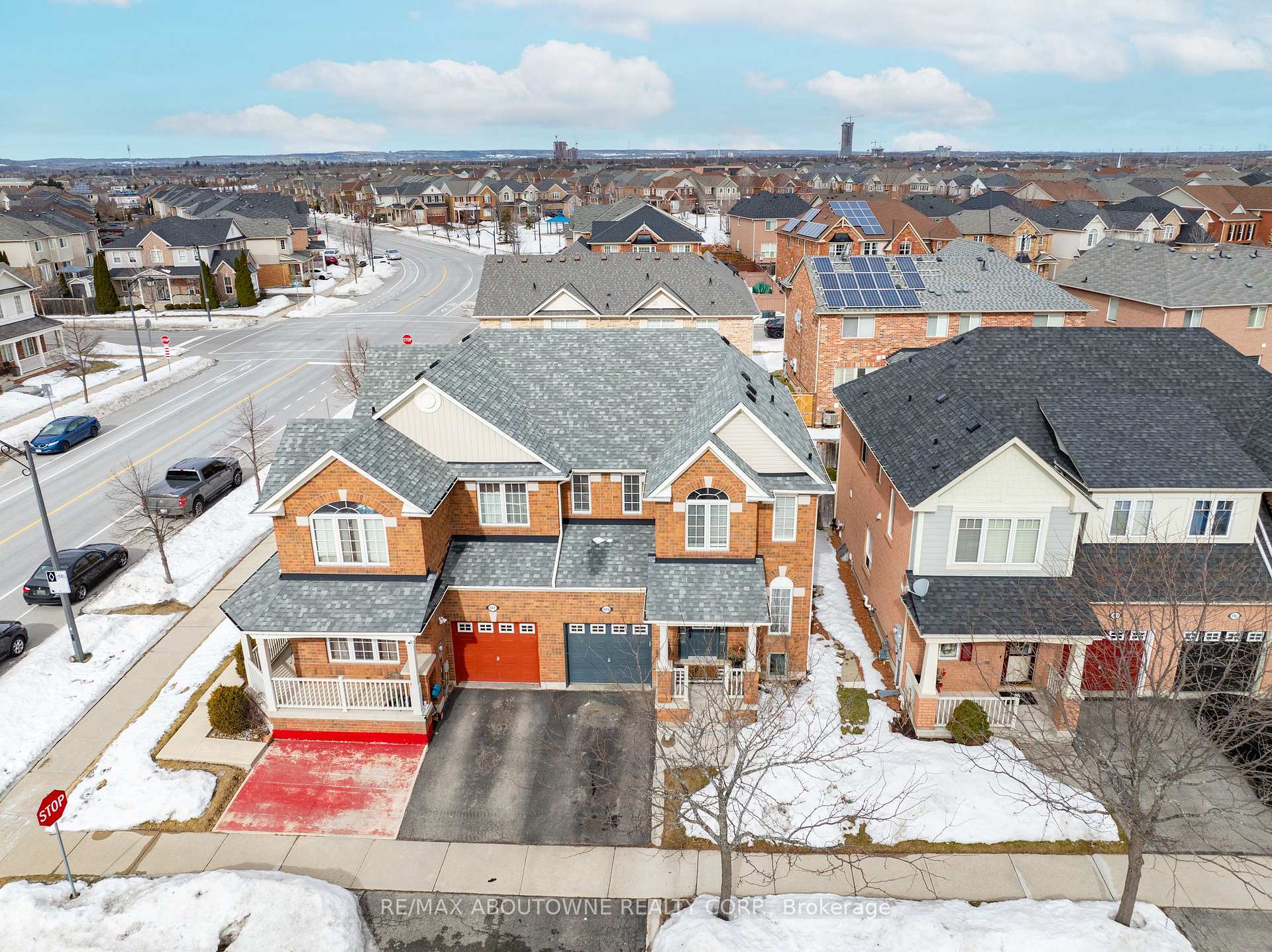 Photo 33 of 889 Zelinsky Crescent, Milton, Coates — HOMEH
