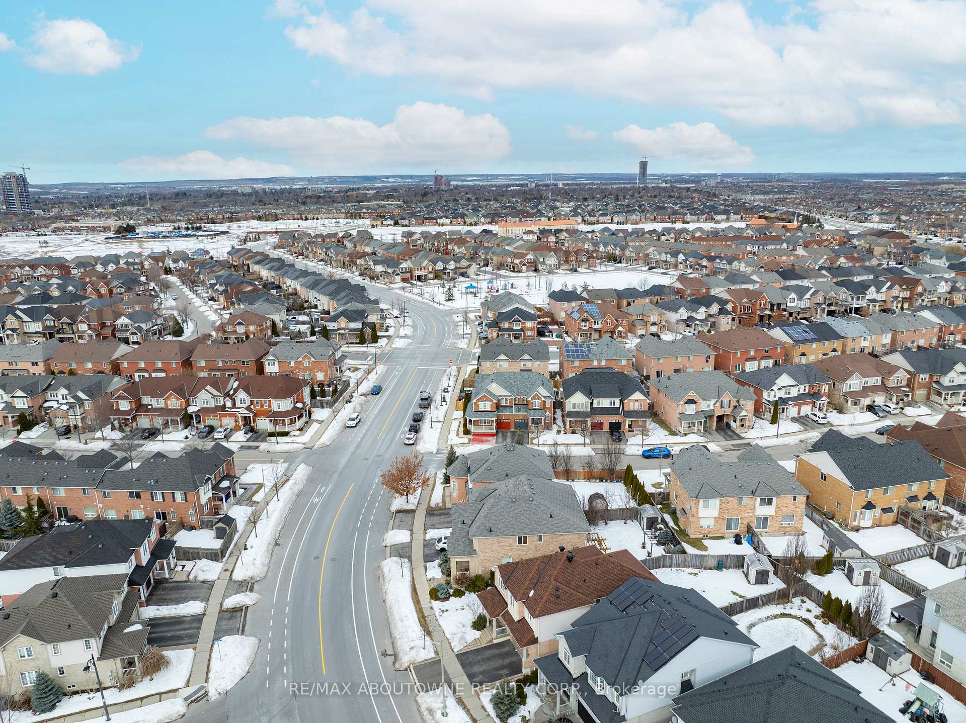 Photo 34 of 889 Zelinsky Crescent, Milton, Coates — HOMEH