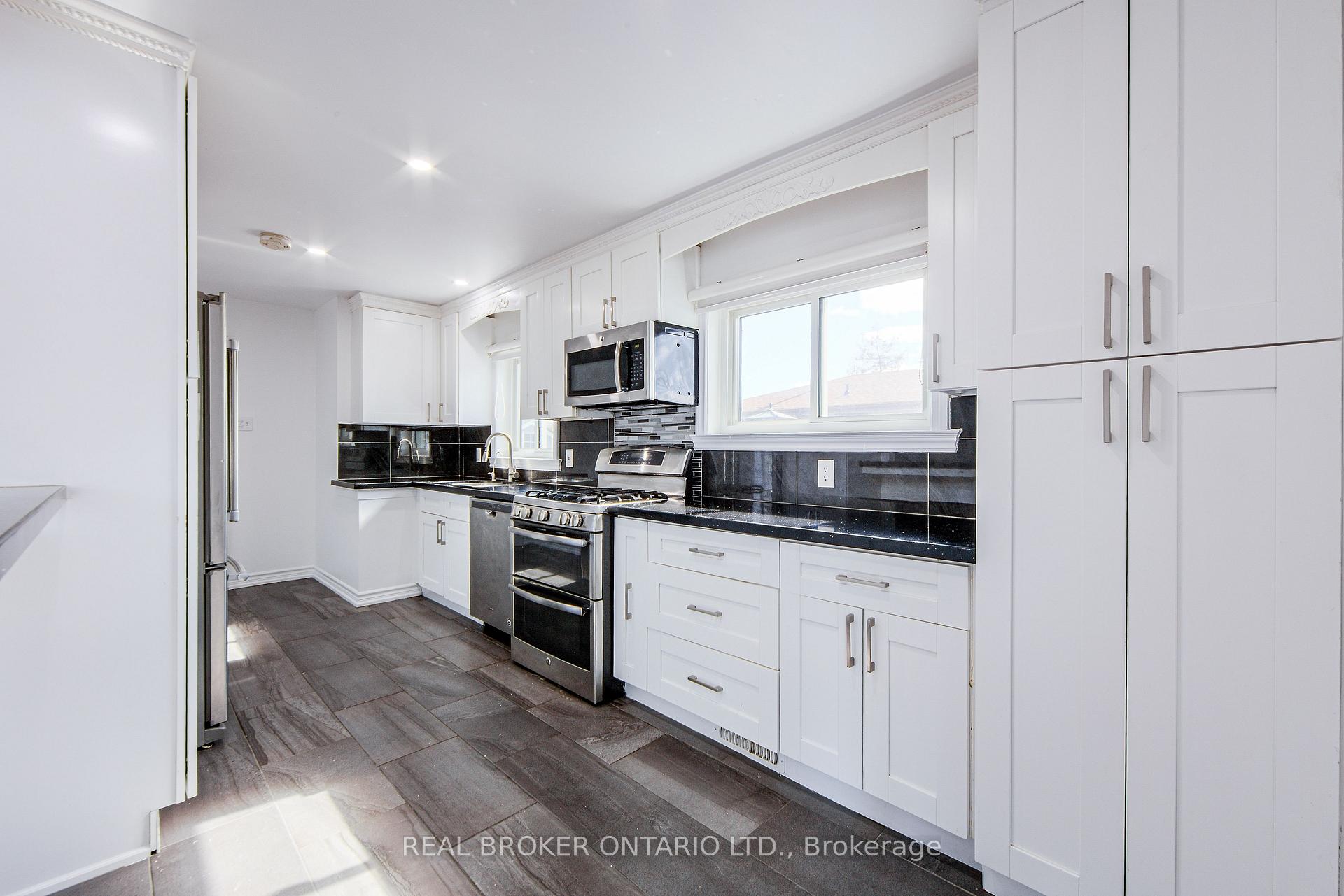 Photo 3 of Unit Upper, 855 Miriam Road, Pickering, Bay Ridges — HOMEH