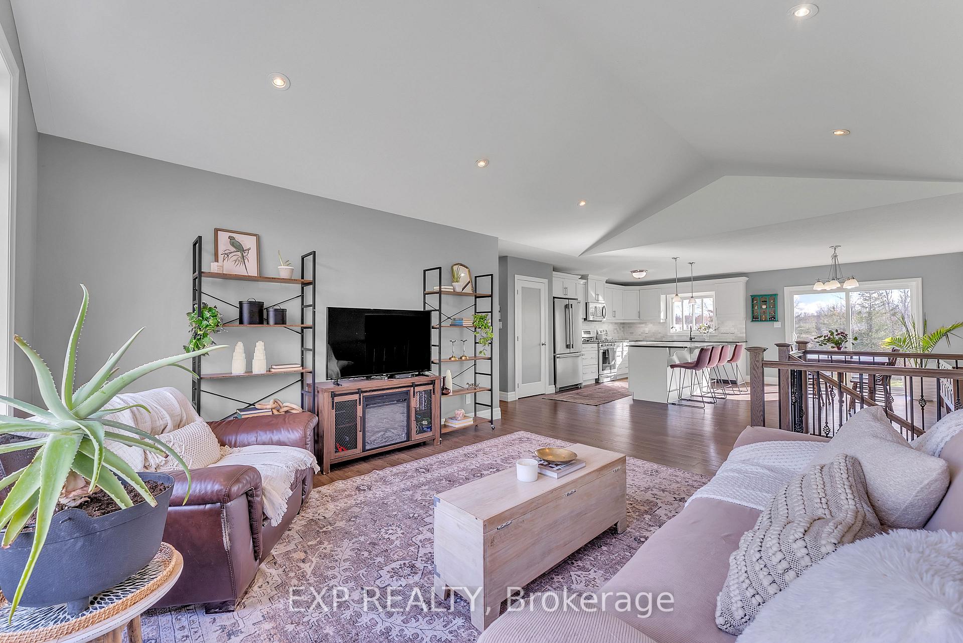 Photo 15 of 2986 County Road 15, Prince Edward County, Picton — HOMEH