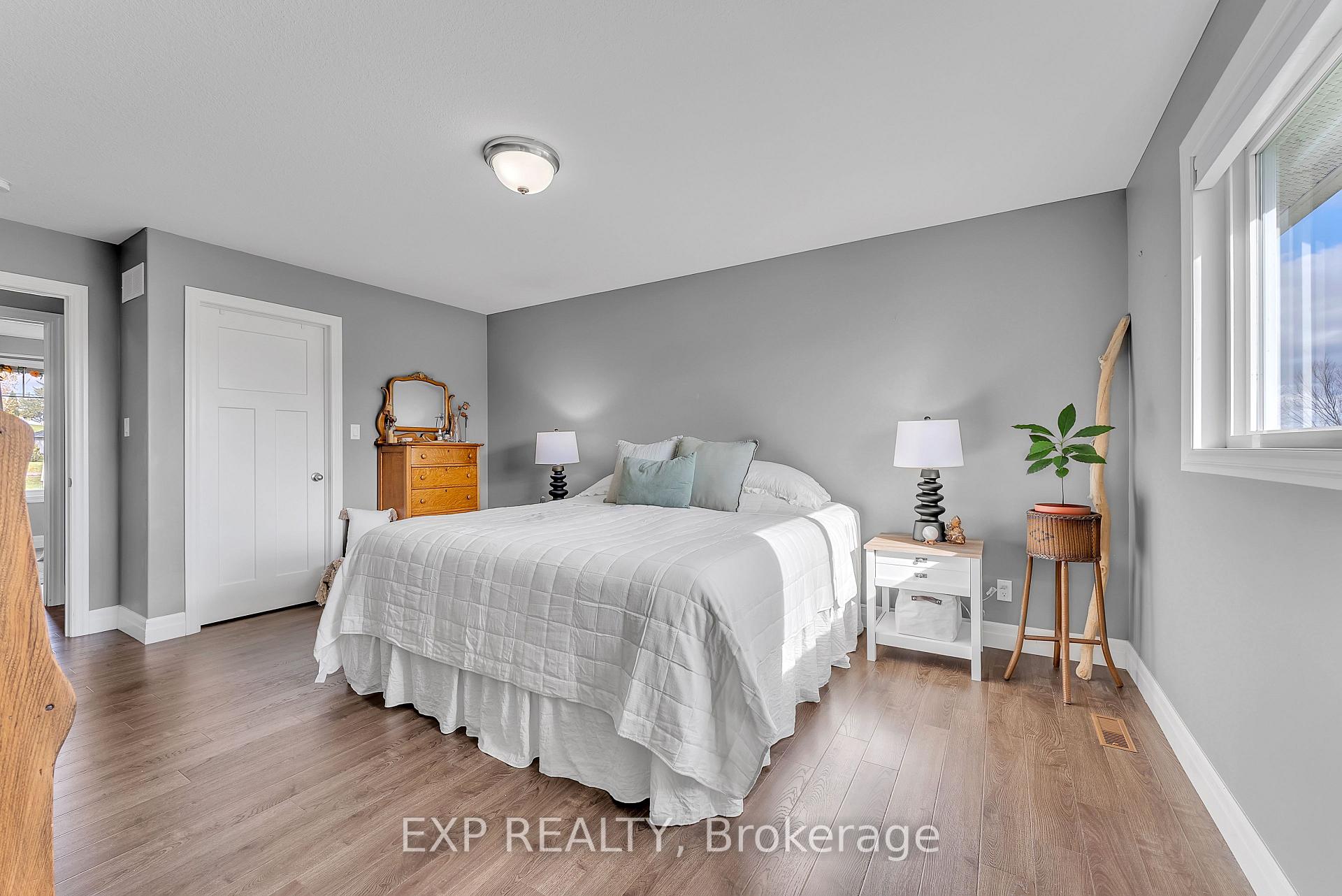Photo 23 of 2986 County Road 15, Prince Edward County, Picton — HOMEH