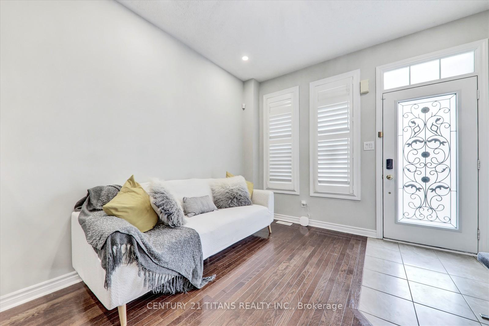 Photo 7 of 1526 Dusty Drive, Pickering, Duffin Heights — HOMEH