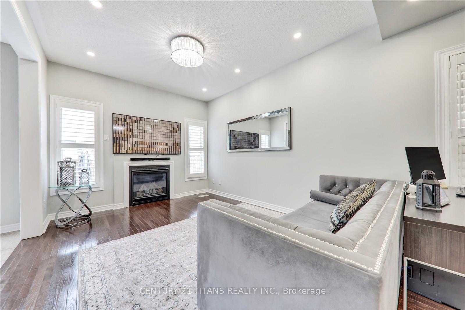 Photo 11 of 1526 Dusty Drive, Pickering, Duffin Heights — HOMEH