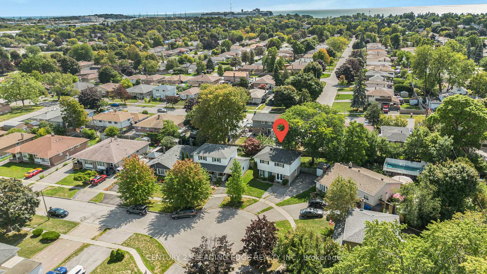 Photo 3 of 1323 Poprad Avenue, Pickering, Bay Ridges — HOMEH
