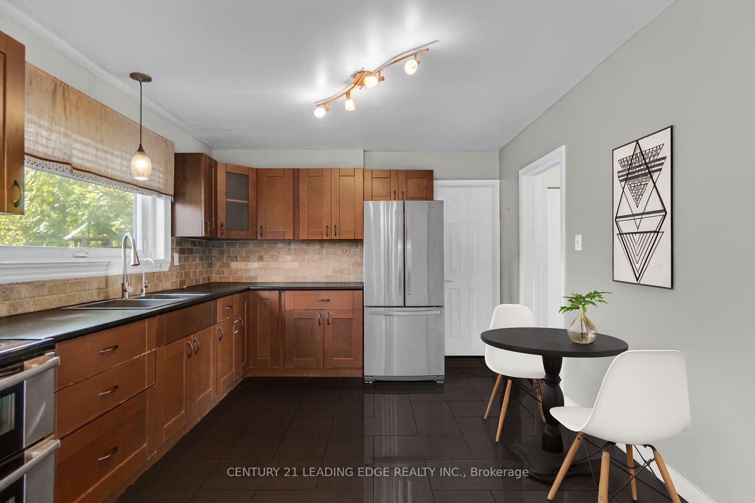Photo 12 of 1323 Poprad Avenue, Pickering, Bay Ridges — HOMEH