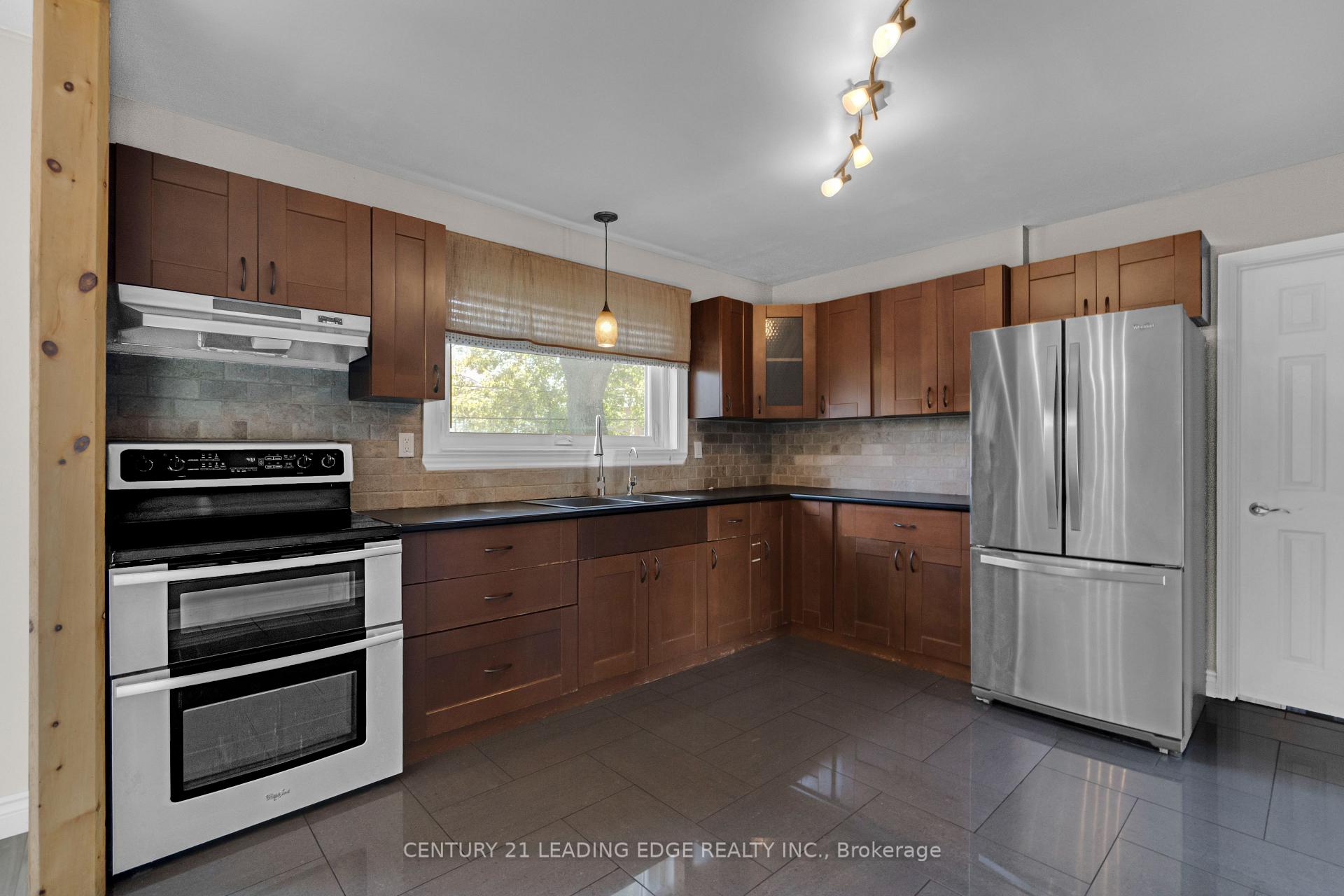 Photo 16 of 1323 Poprad Avenue, Pickering, Bay Ridges — HOMEH