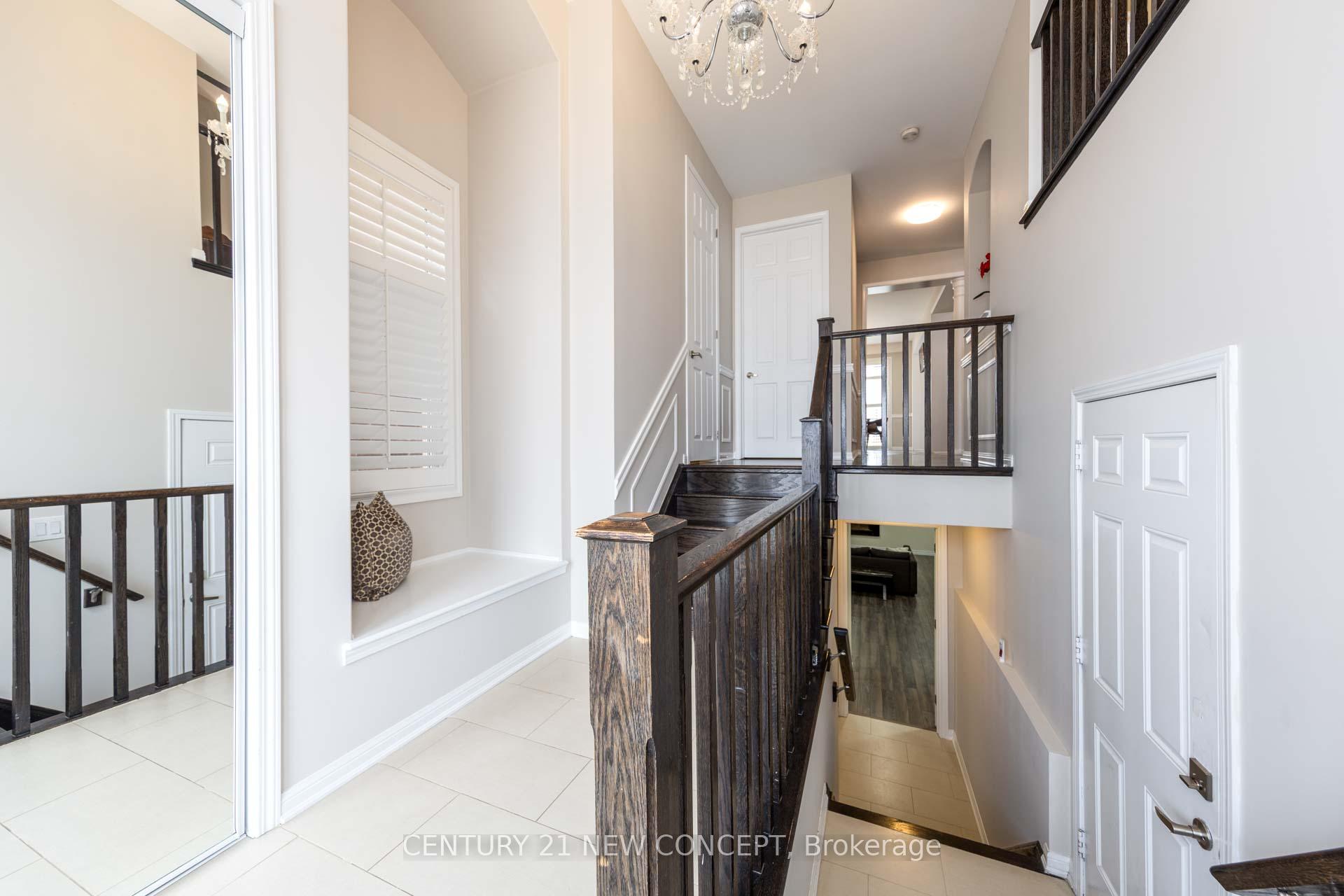 Photo 2 of 286 Schreyer Crescent, Milton, Harrison — HOMEH