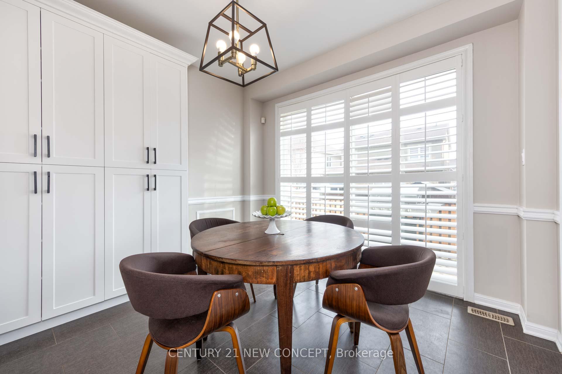 Photo 8 of 286 Schreyer Crescent, Milton, Harrison — HOMEH