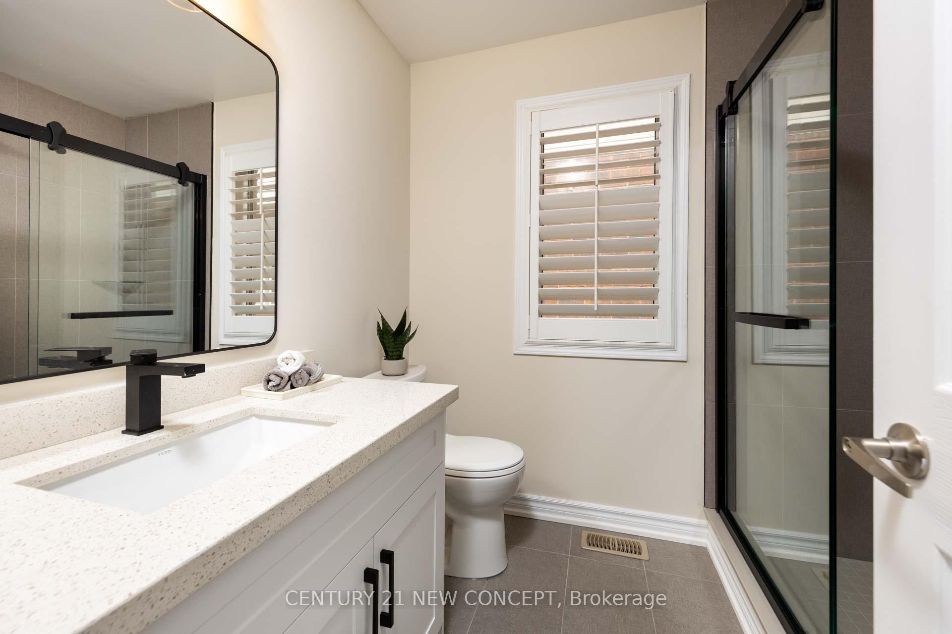 Photo 20 of 286 Schreyer Crescent, Milton, Harrison — HOMEH