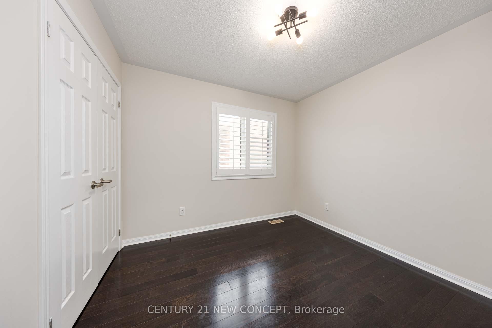 Photo 21 of 286 Schreyer Crescent, Milton, Harrison — HOMEH