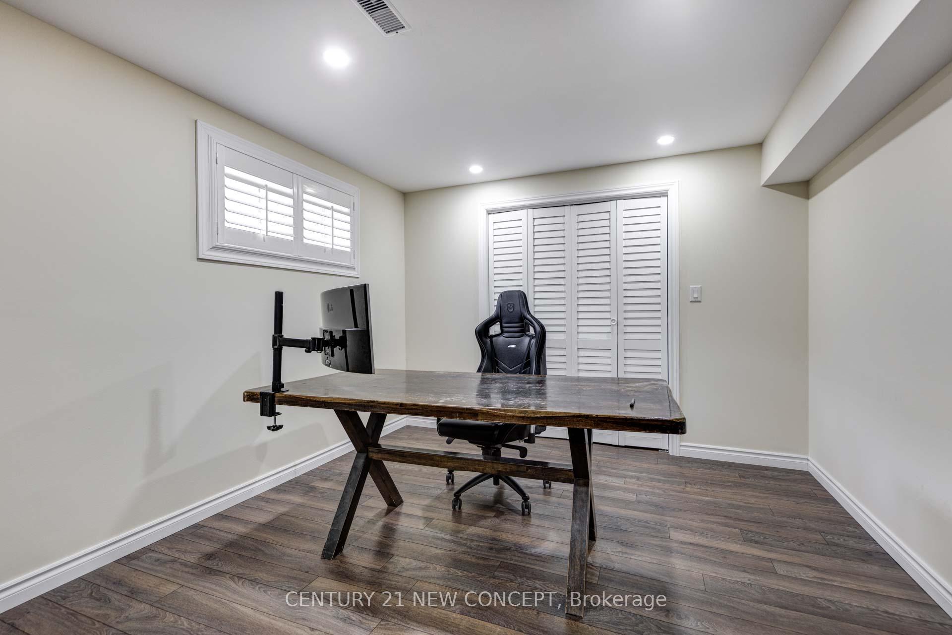 Photo 30 of 286 Schreyer Crescent, Milton, Harrison — HOMEH