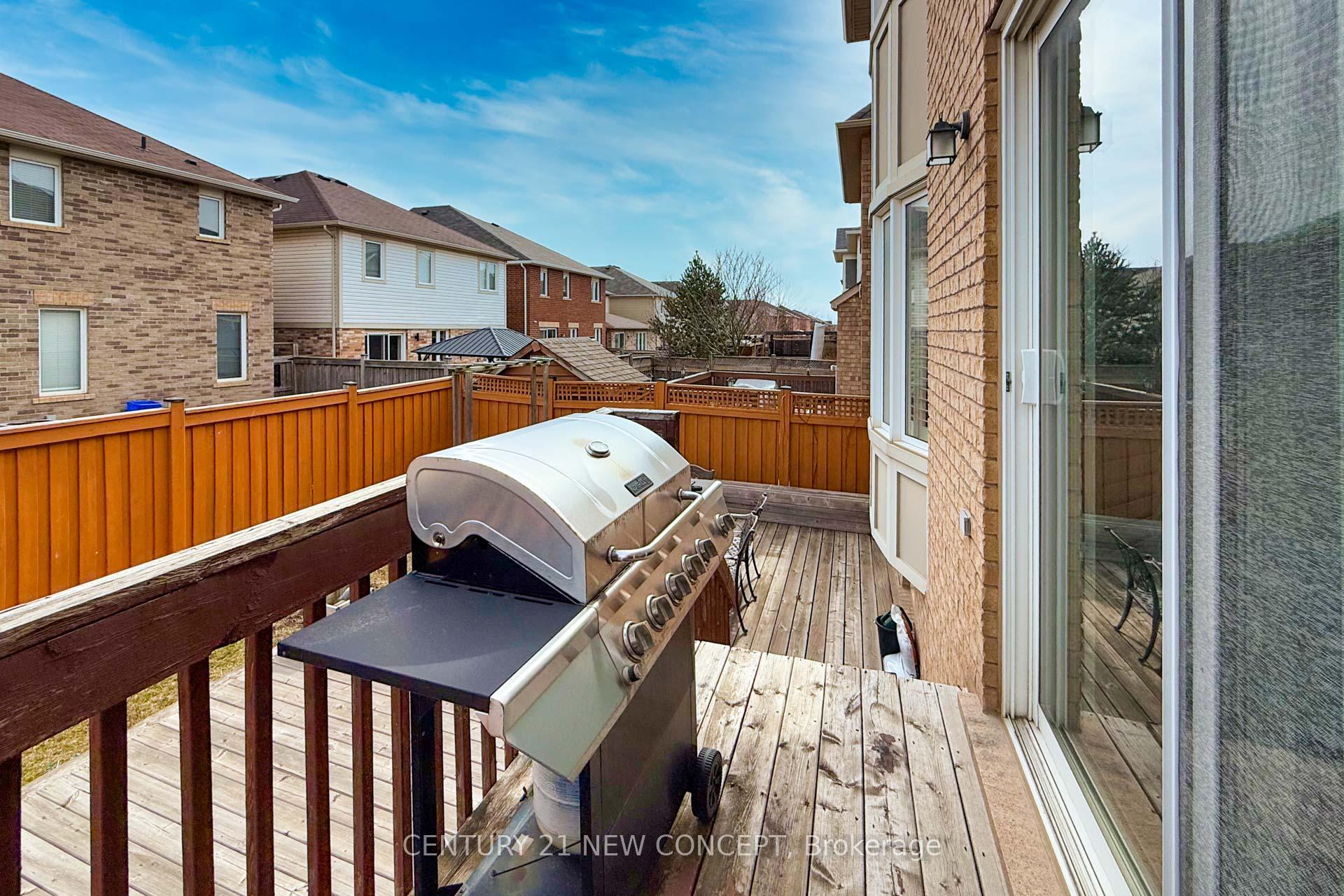 Photo 34 of 286 Schreyer Crescent, Milton, Harrison — HOMEH